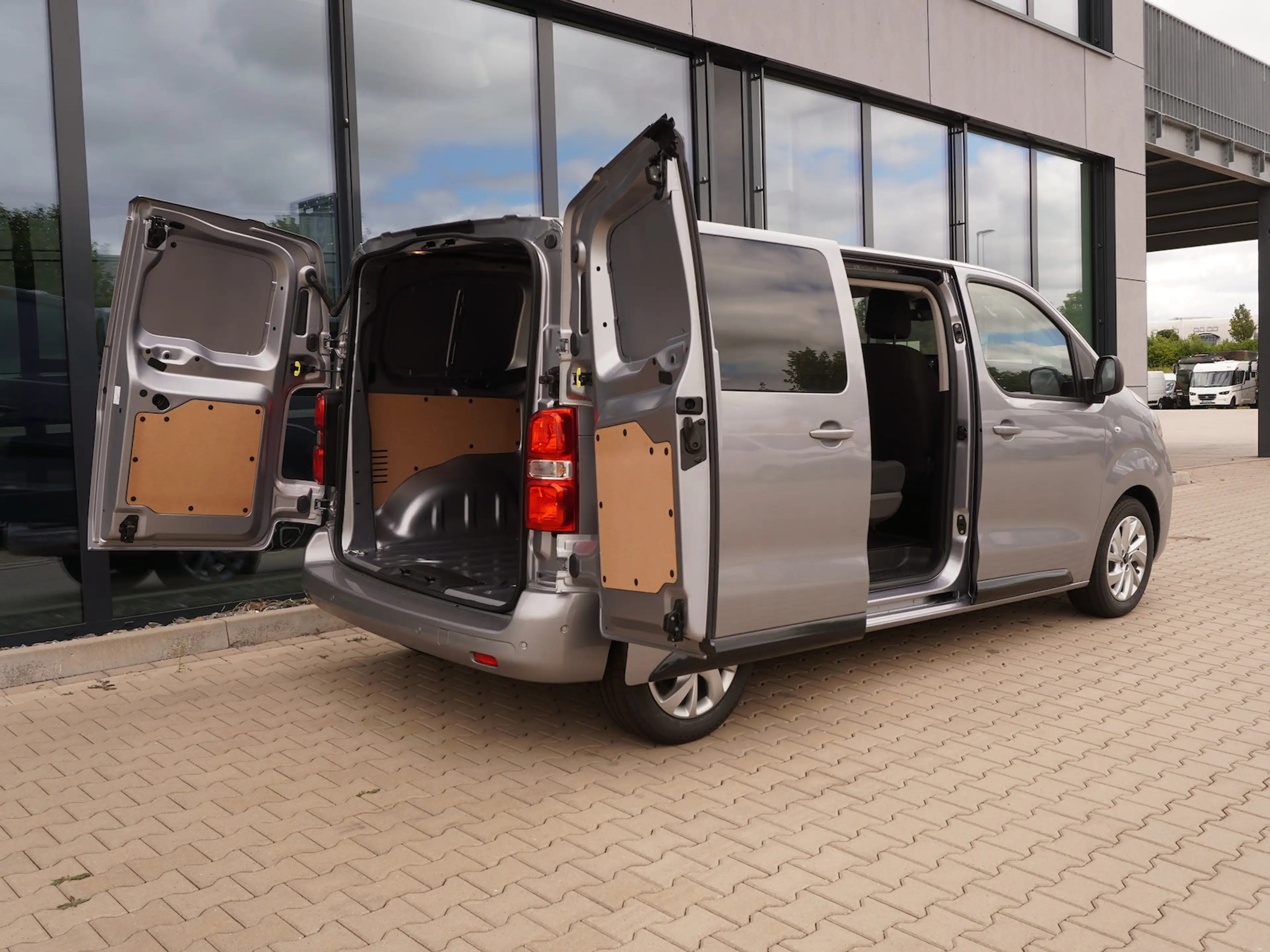 Fiat Scudo MultiCab L2 / 75 kW/h / Vollausstattung — photo 7