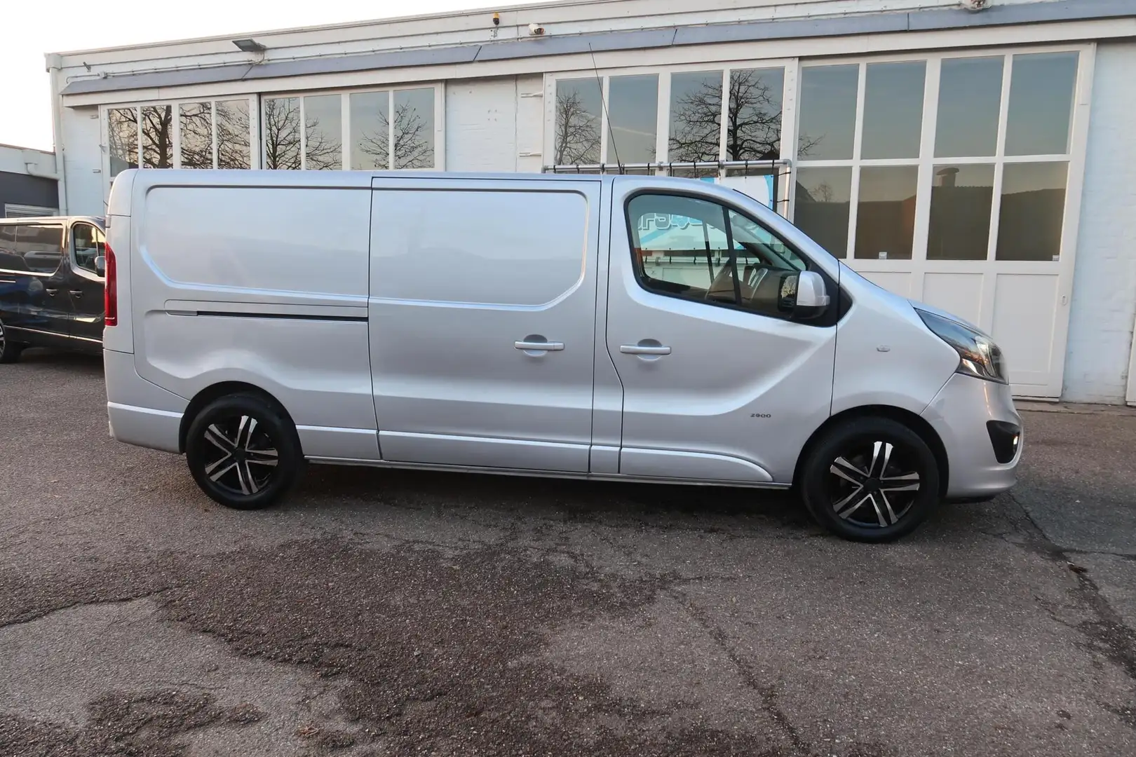Opel Vivaro bestel 1.6 CDTI L2H1 Sport | NAVI | BIJRIJDERSBANK Zilver - 2