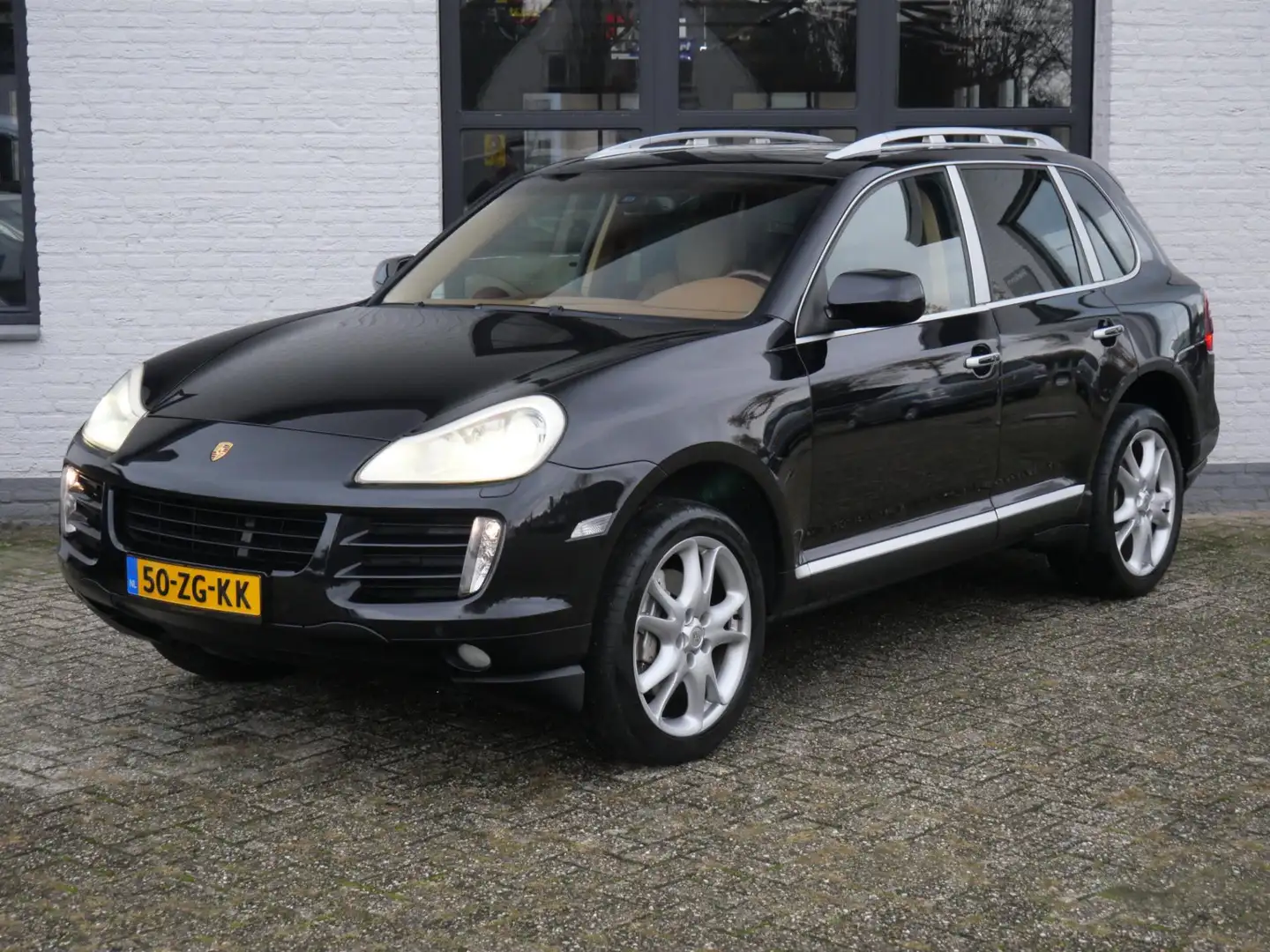 Porsche Cayenne 4.8 S Xenon Camera Pdc Origineel NL Zwart - 1