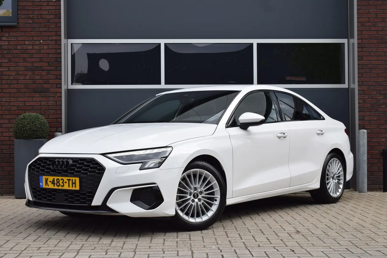 Audi A3 Limousine 35 TFSI 150pk S-tronic | Afneembare trek Blanc - 1