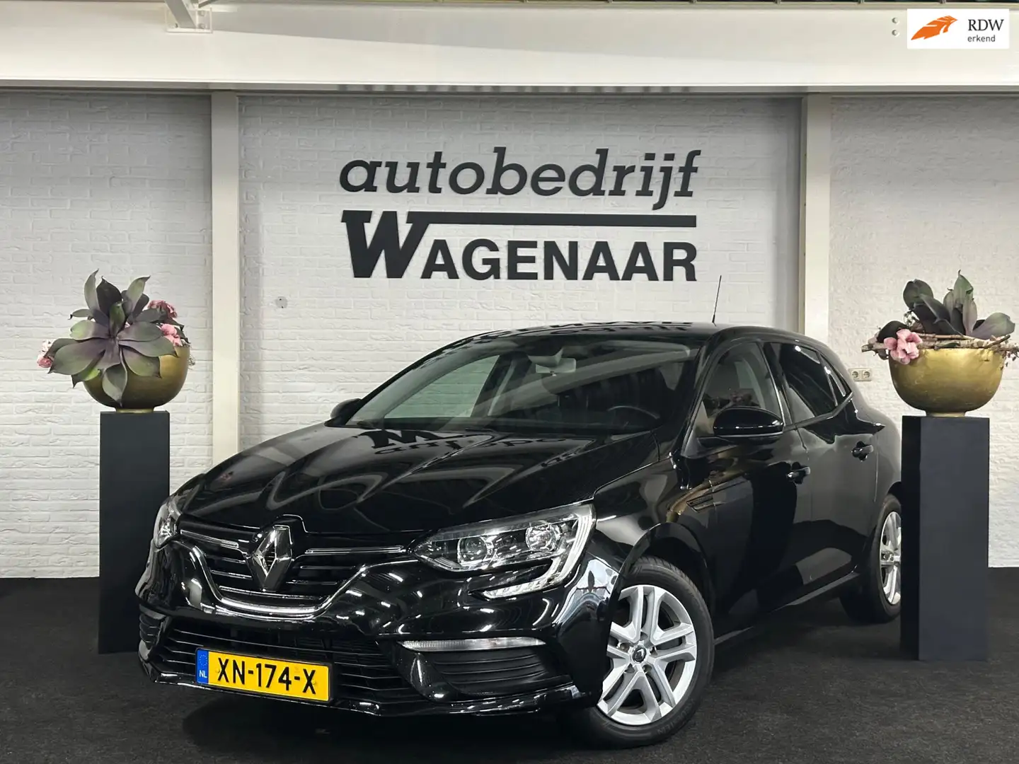 Renault Megane 1.2 TCe Limited Zwart - 1