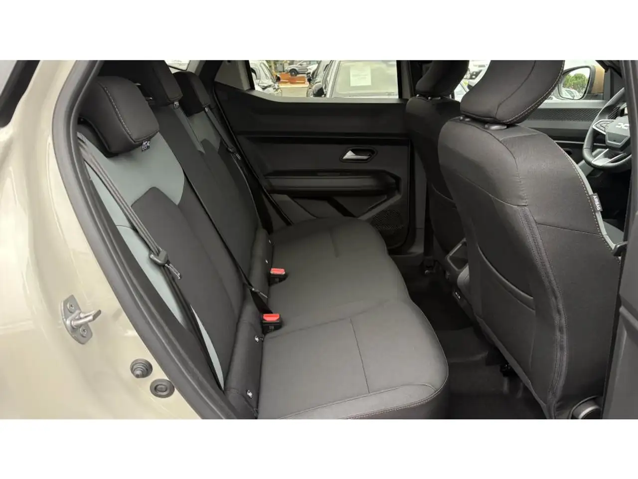 Dacia Duster — photo 20