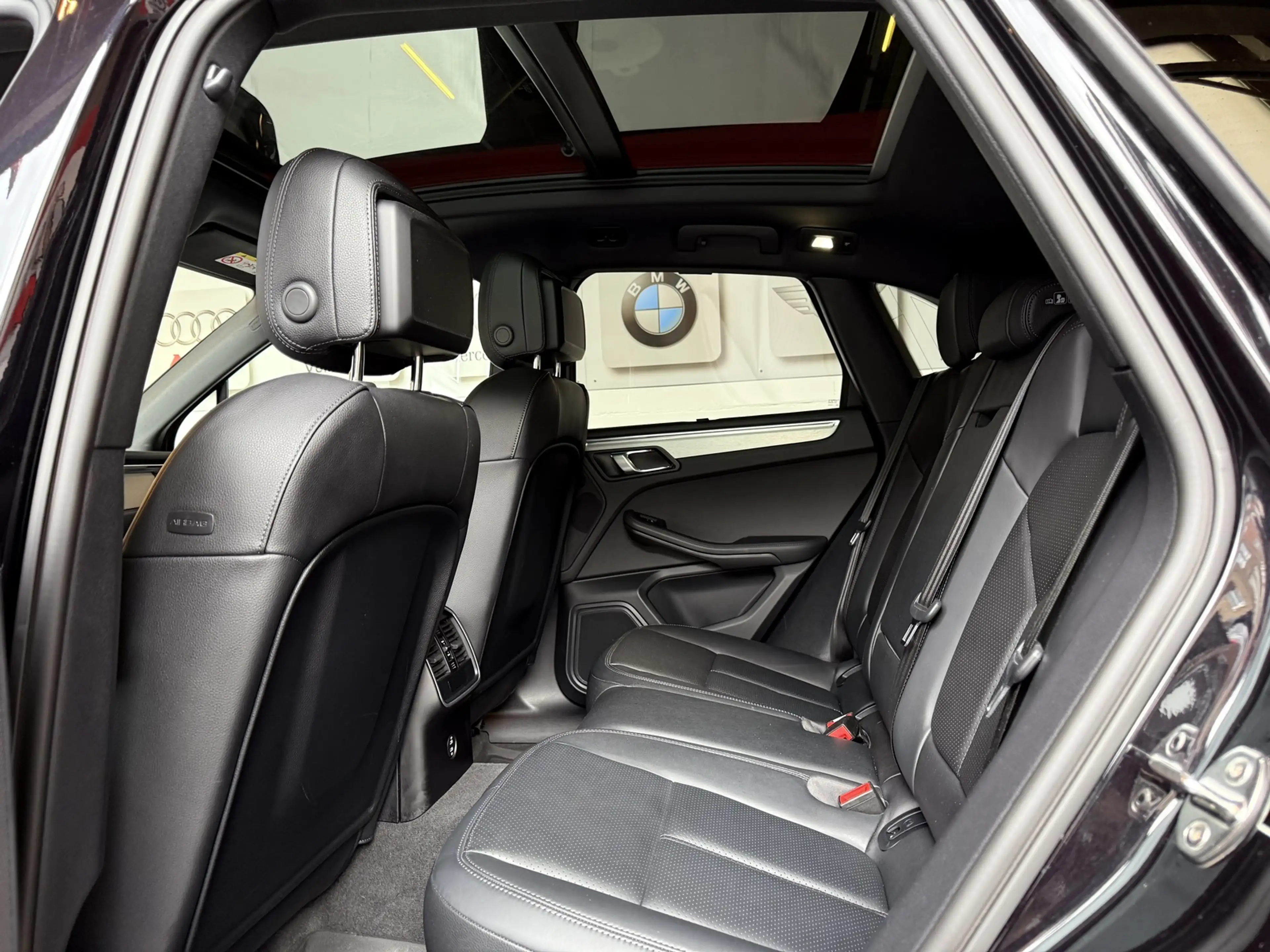 Porsche Macan S *Sport-Chrono*Pano*21-Zoll*black*black* — photo 12