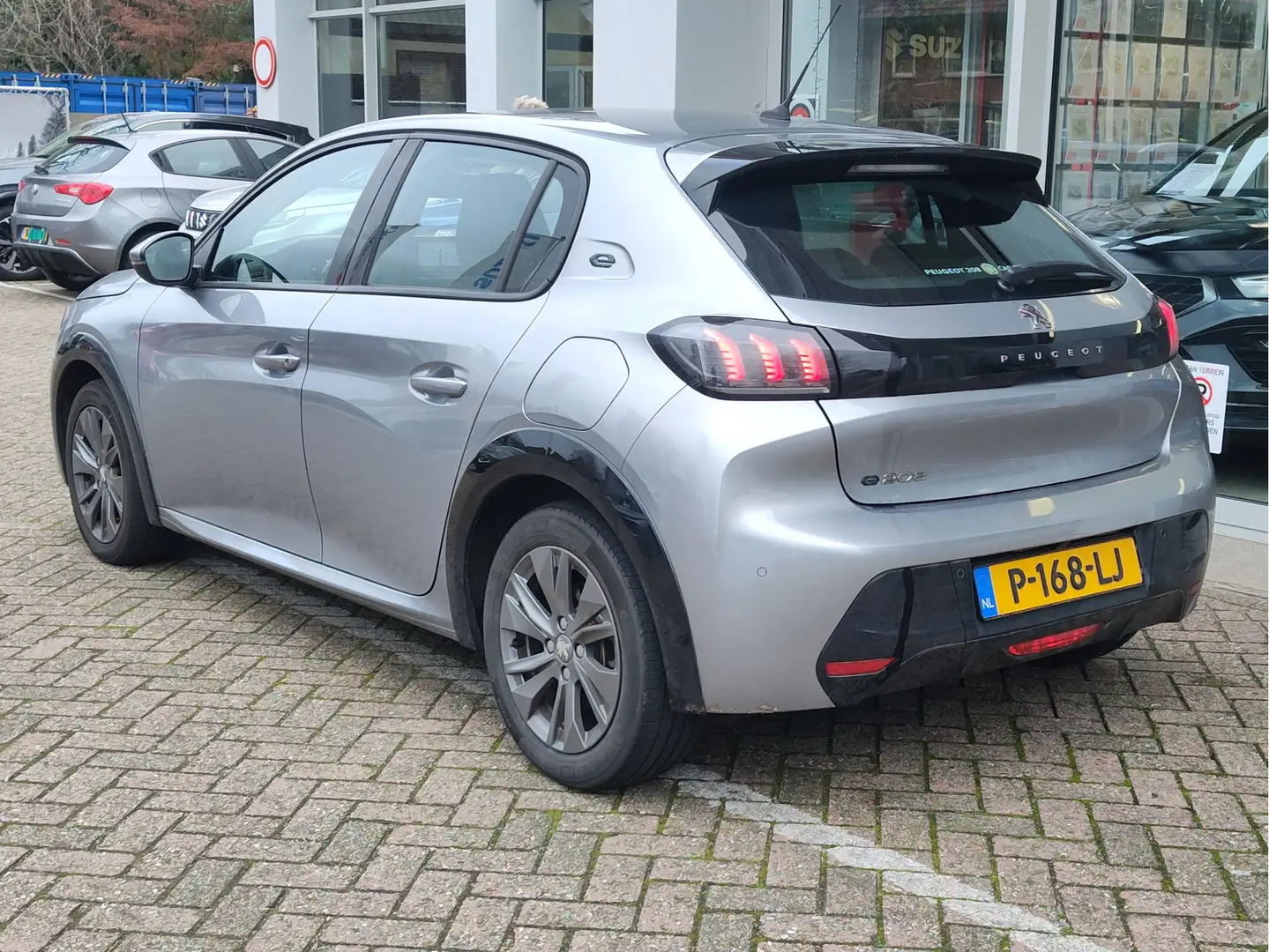 Peugeot e-208 EV ALLURE 50 kWh Navi | Pano | Carplay/Android | C Grijs - 2