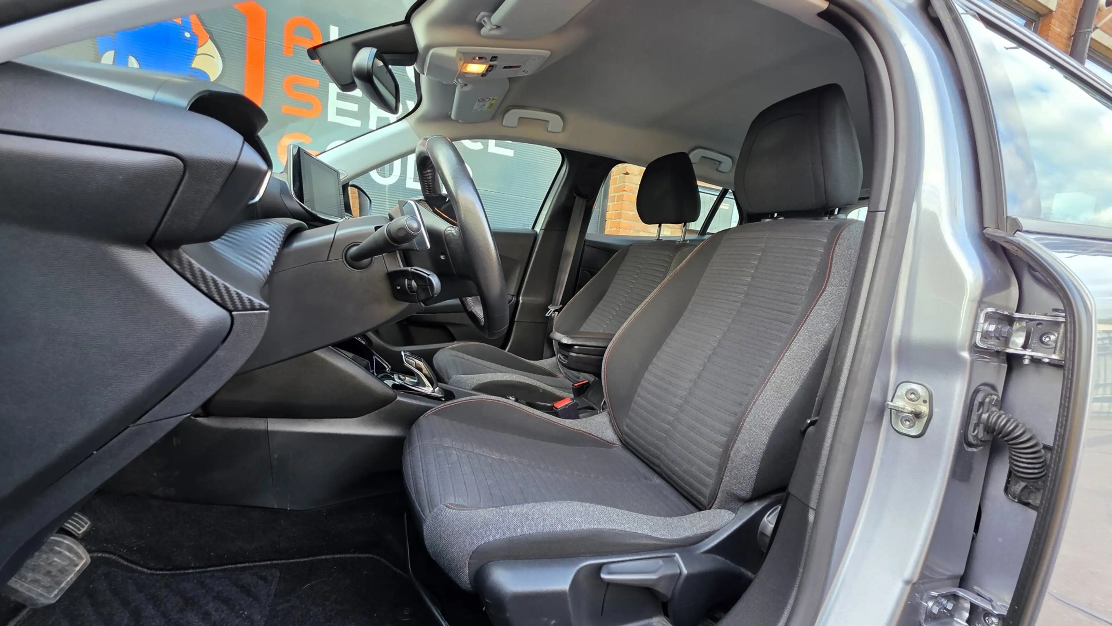 Peugeot 2008 1.2 PureTech Blue Lease Active l groot scherm l — photo 12