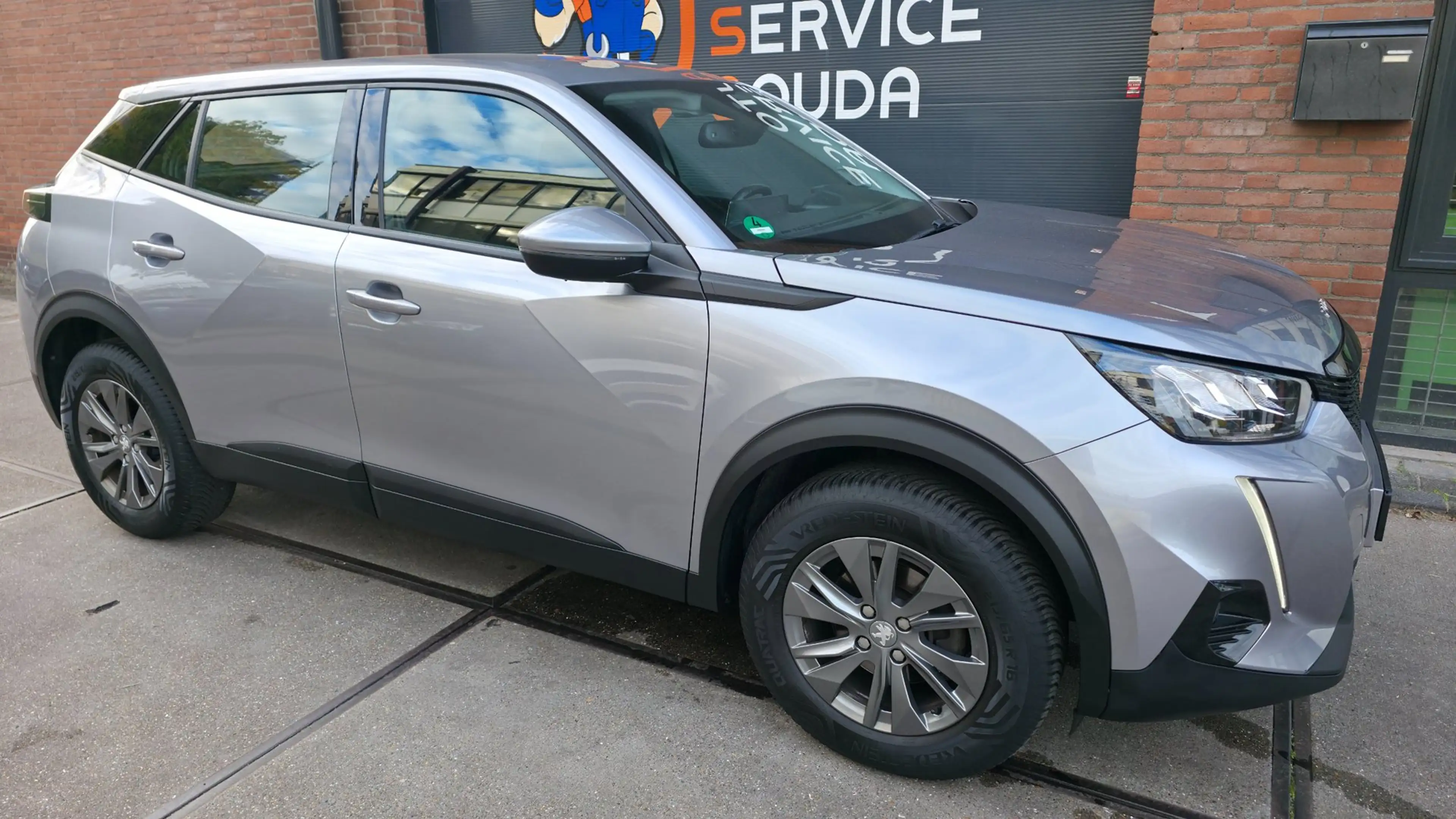 Peugeot 2008 1.2 PureTech Blue Lease Active l groot scherm l — photo 2