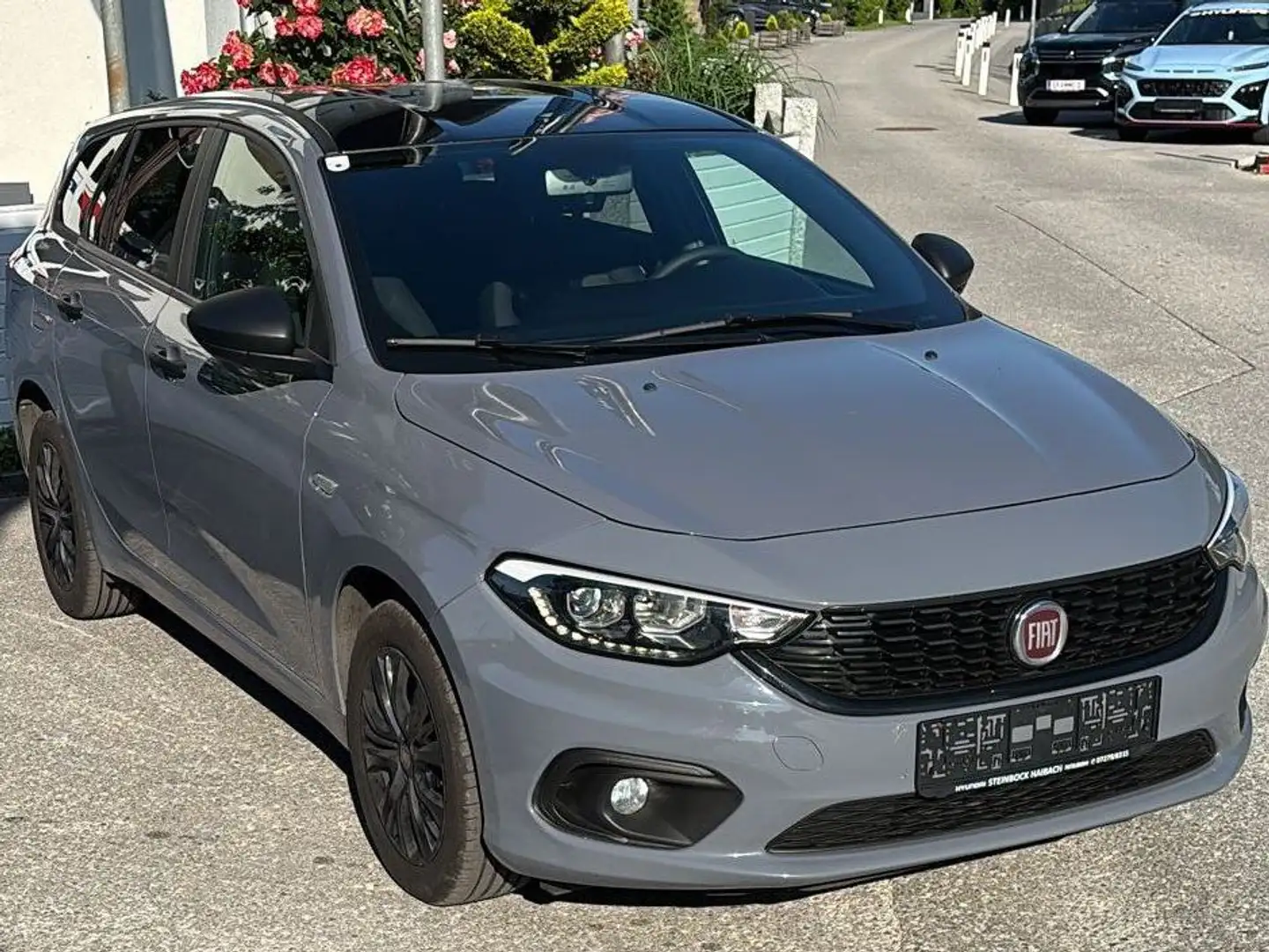 Fiat Tipo Street Gris - 1