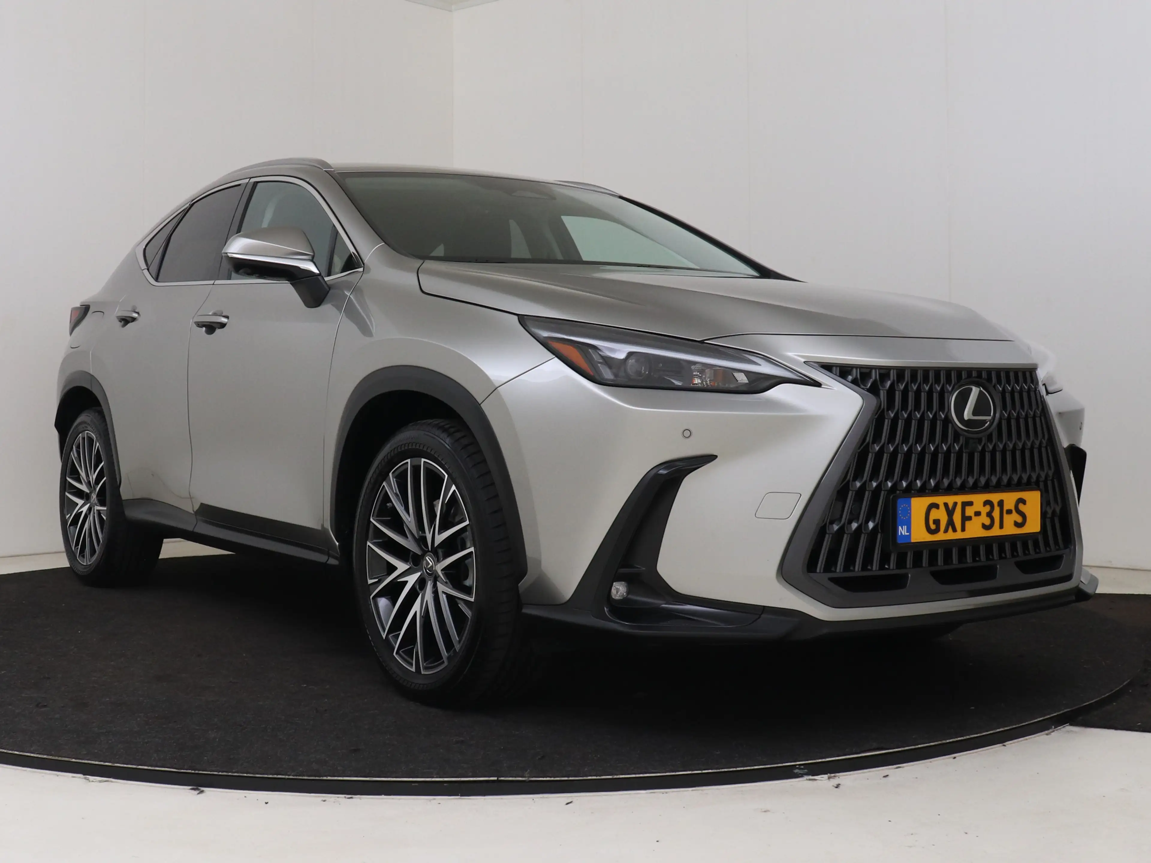 Lexus NX 450h+ AWD Luxury Line | Dealer Onderhouden | Memory Seat — photo 11