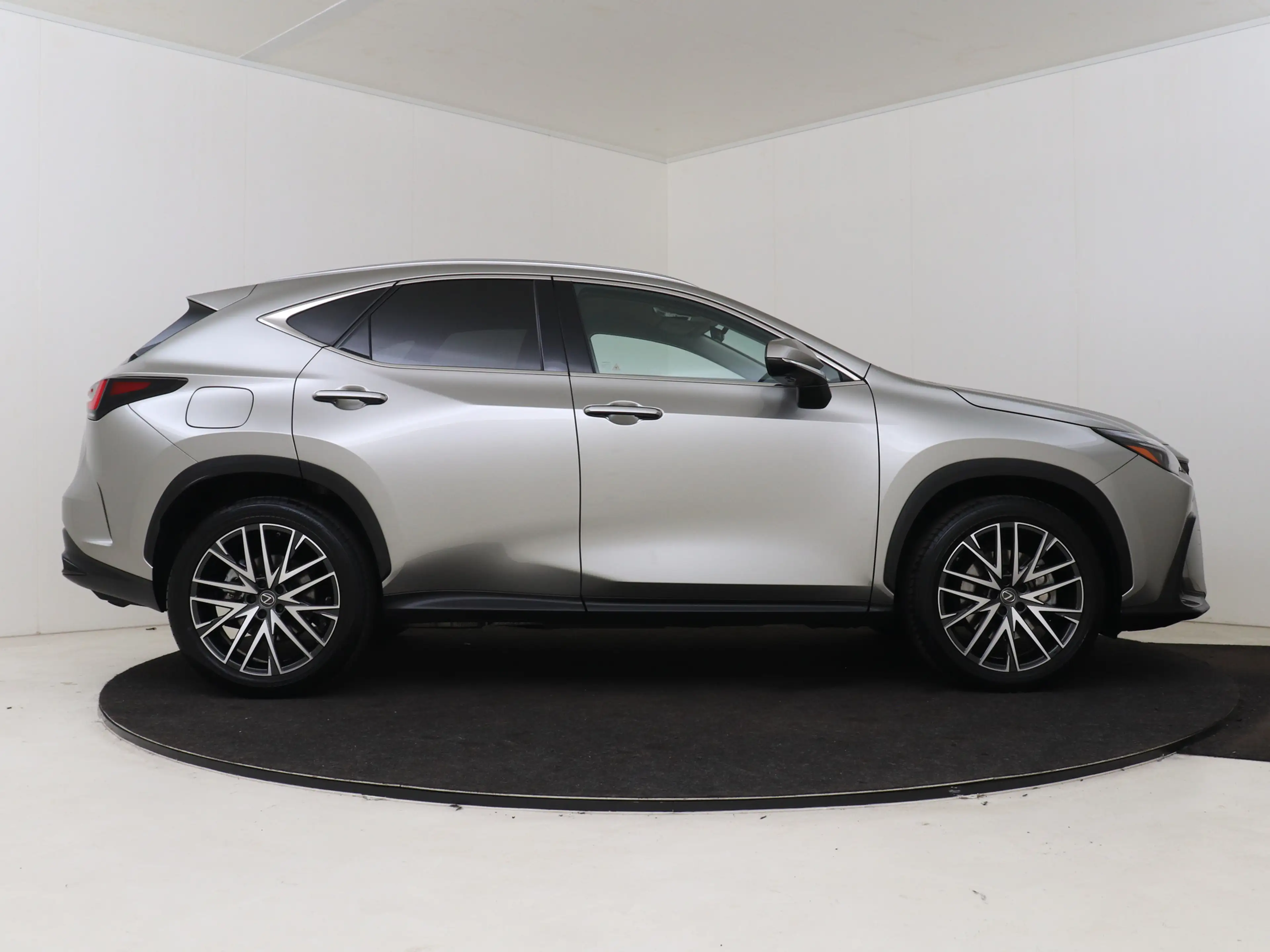 Lexus NX 450h+ AWD Luxury Line | Dealer Onderhouden | Memory Seat — photo 10
