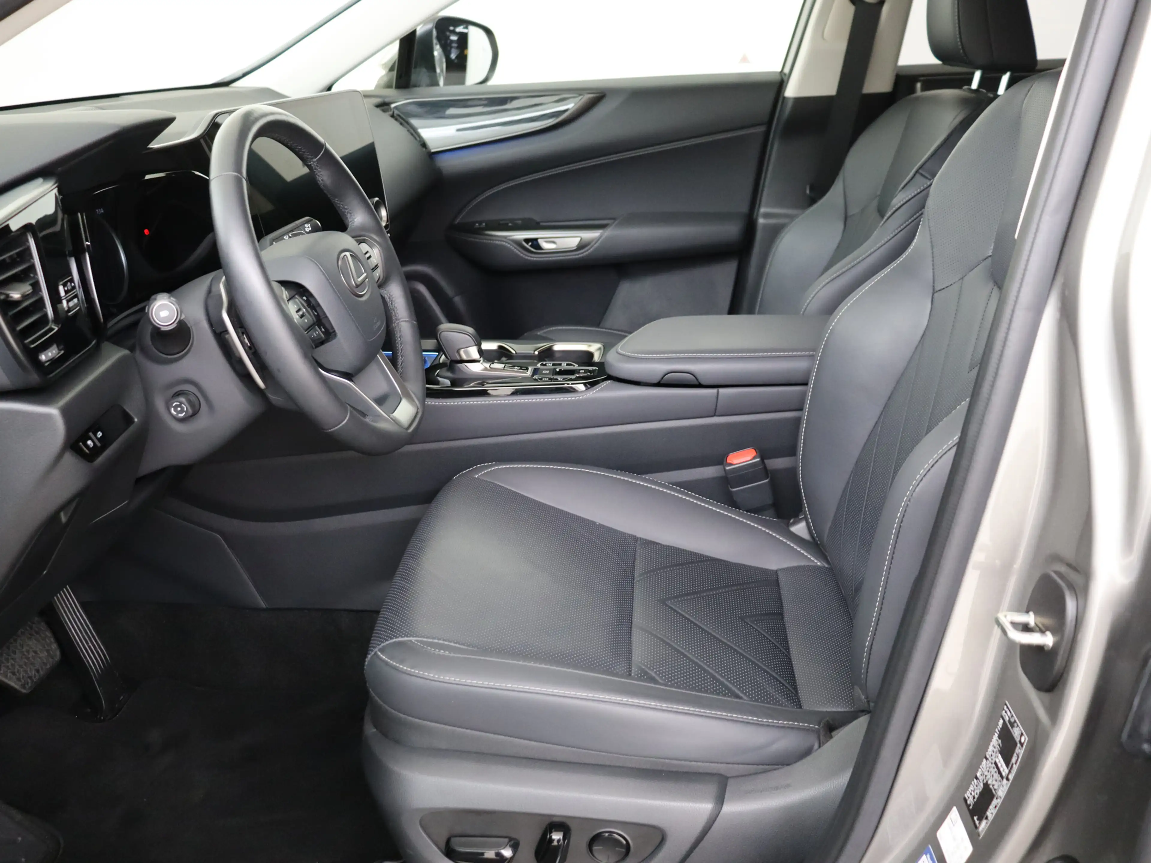 Lexus NX 450h+ AWD Luxury Line | Dealer Onderhouden | Memory Seat — photo 13
