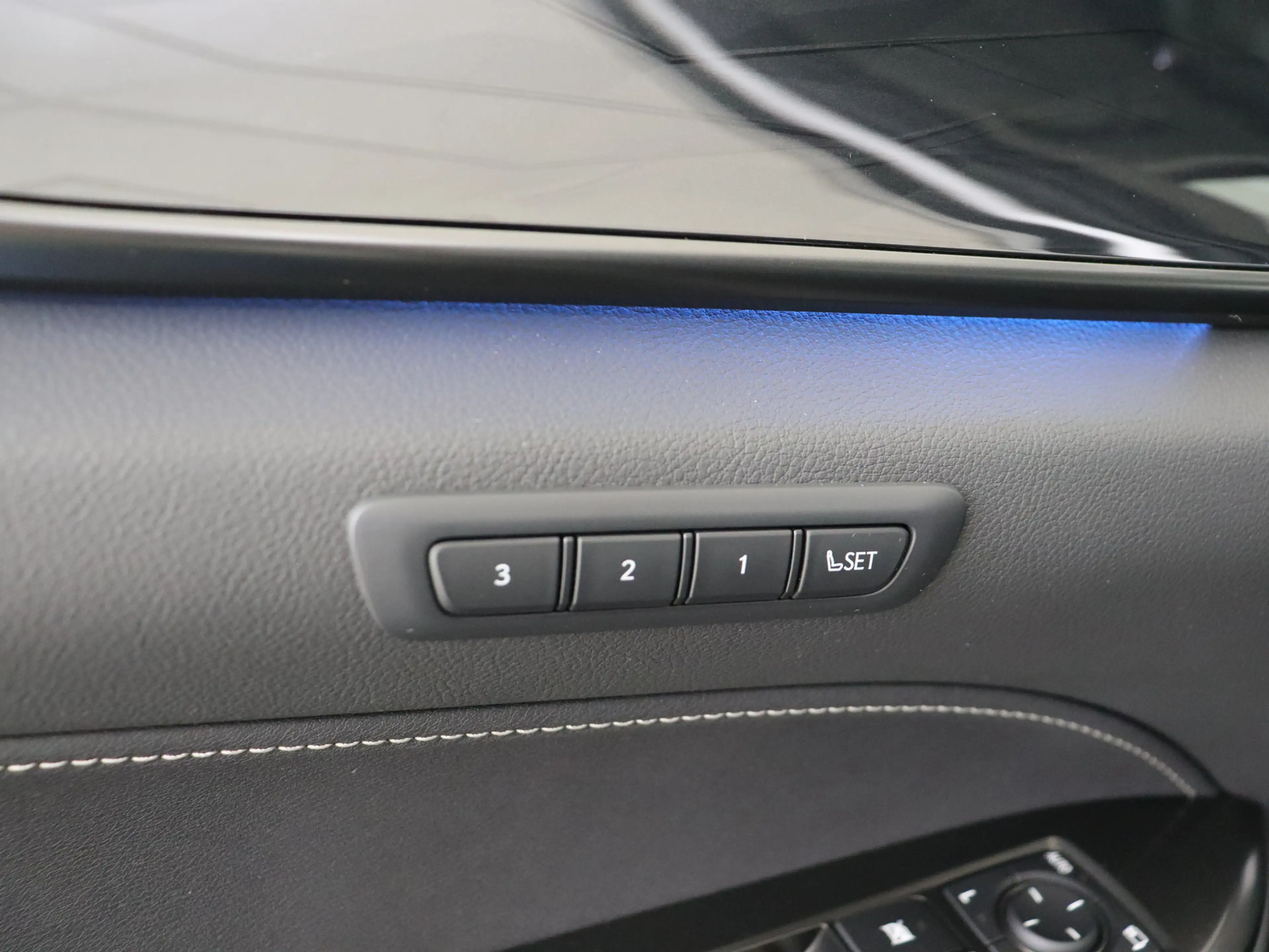 Lexus NX 450h+ AWD Luxury Line | Dealer Onderhouden | Memory Seat — photo 14