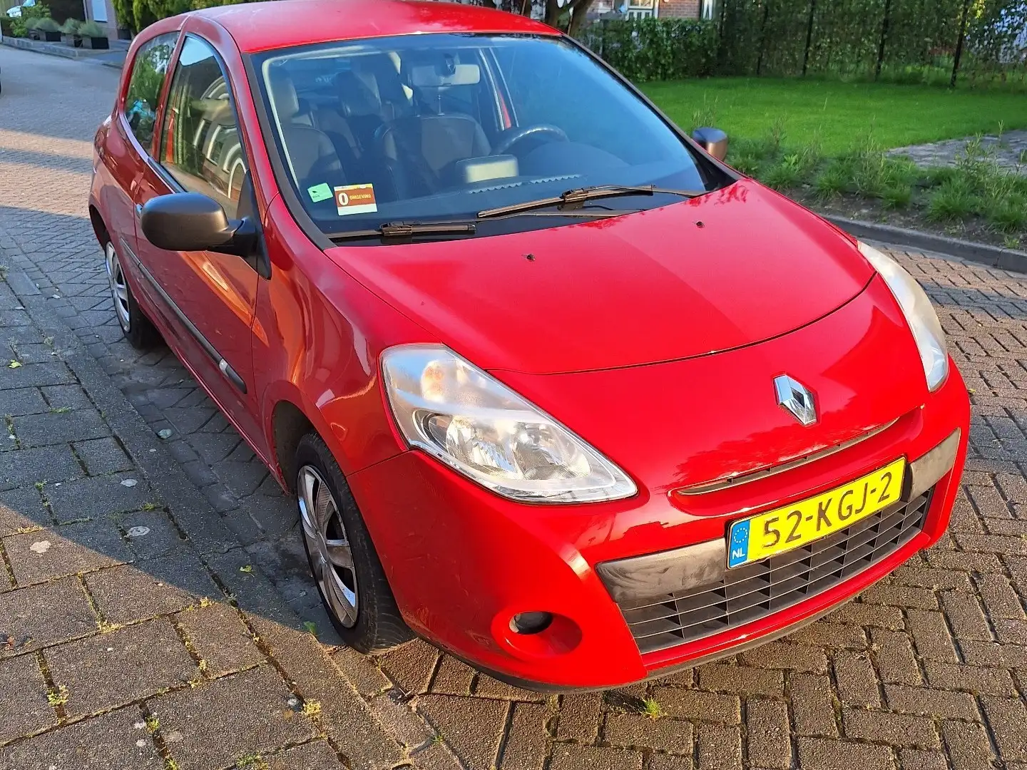 Renault Clio 1.2 Special Line Rood - 1