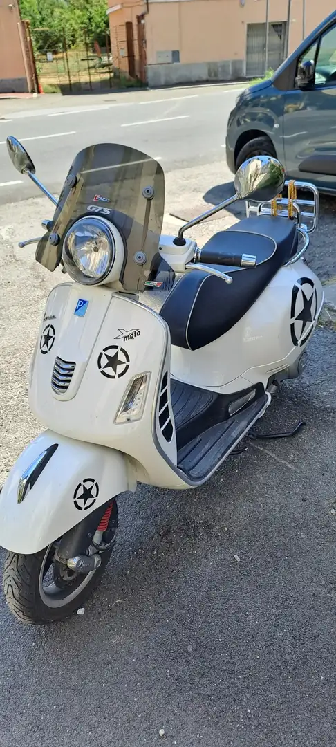Vespa GTS Super 300 Bianco - 1