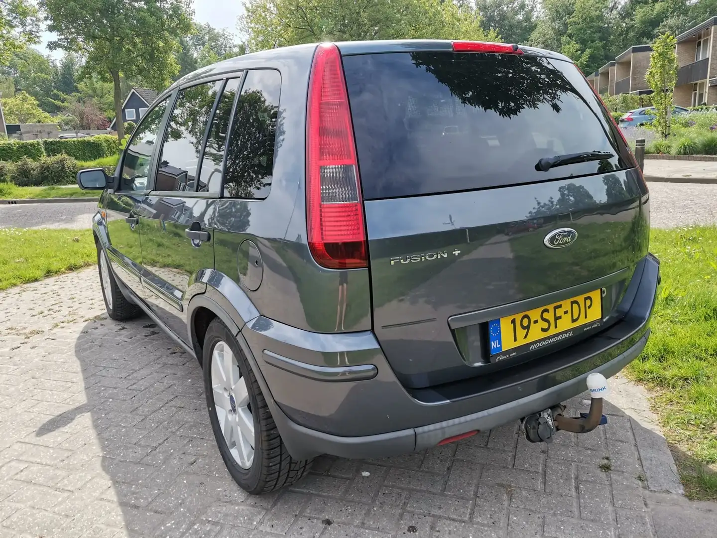 Ford Fusion Fusion 1.6-16V Futura Šedá - 2