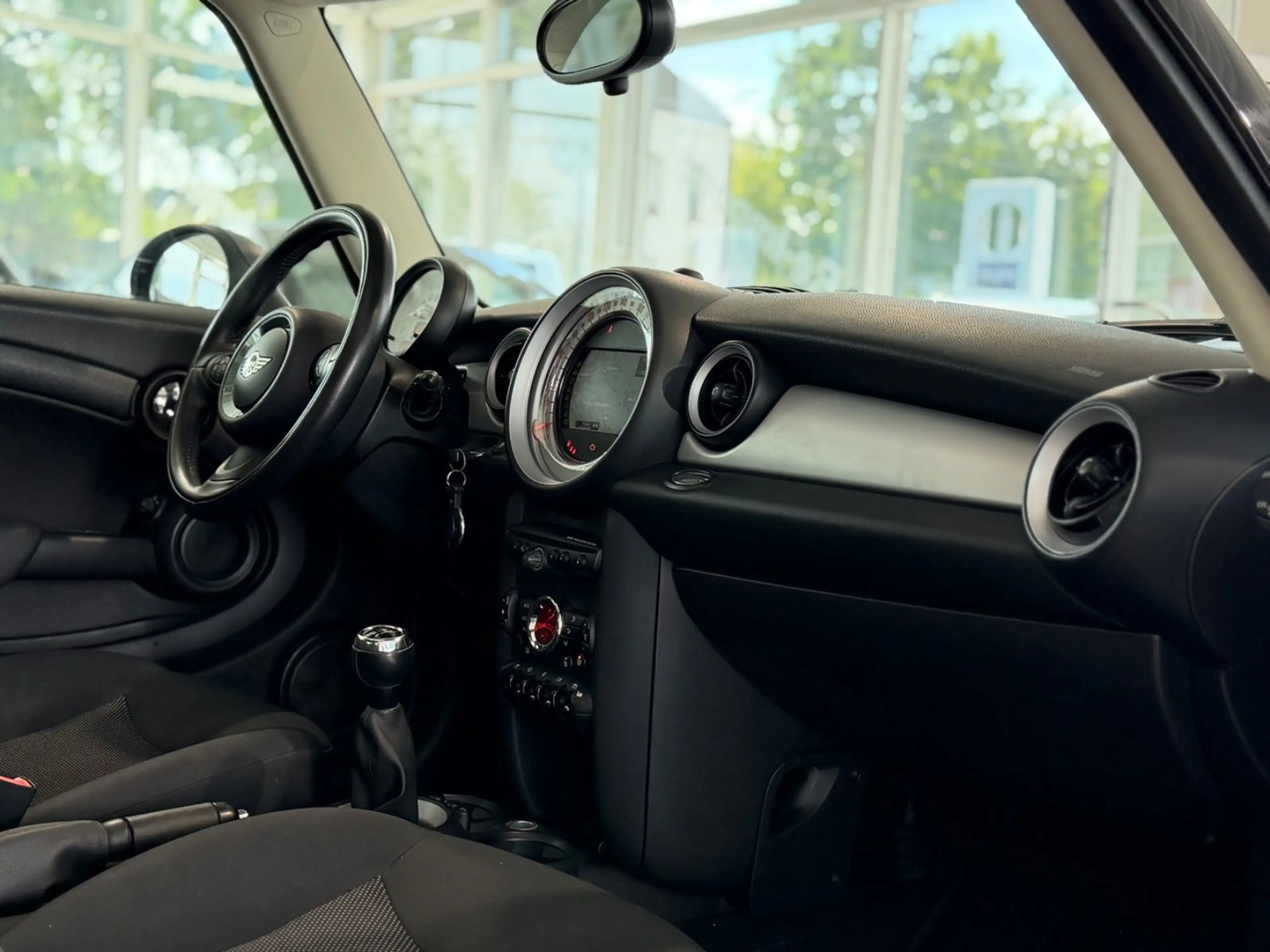 MINI One Mini One*KLIMAAUT.*NAVI*SHZ*BLUET.*S-DACH* — photo 14