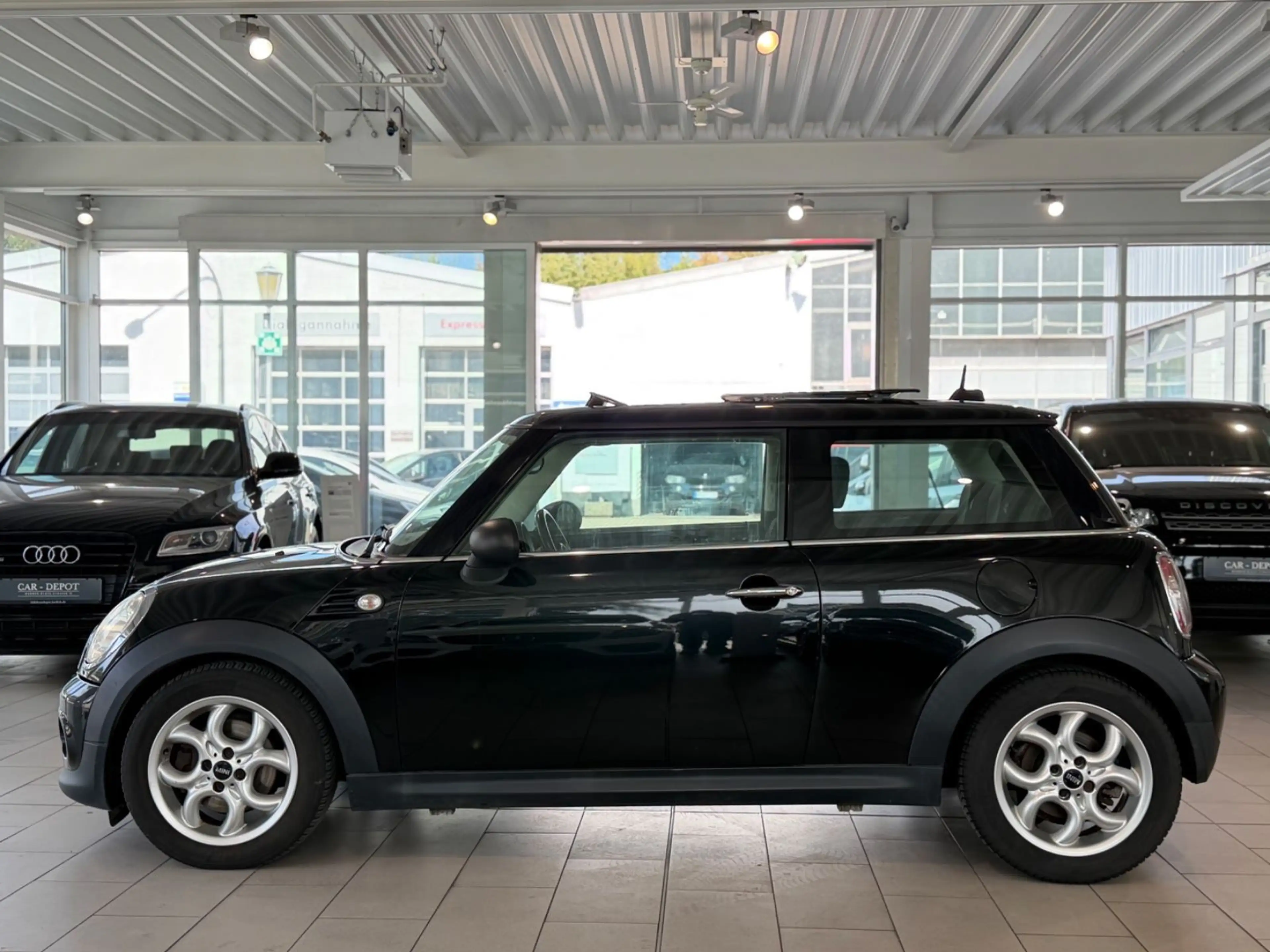 MINI One Mini One*KLIMAAUT.*NAVI*SHZ*BLUET.*S-DACH* — photo 3