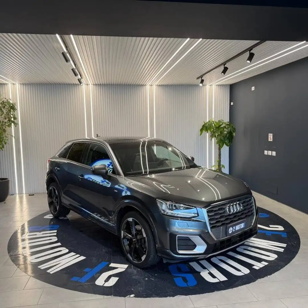 Audi Q2 30 1.6 tdi Identity Black Grigio - 1