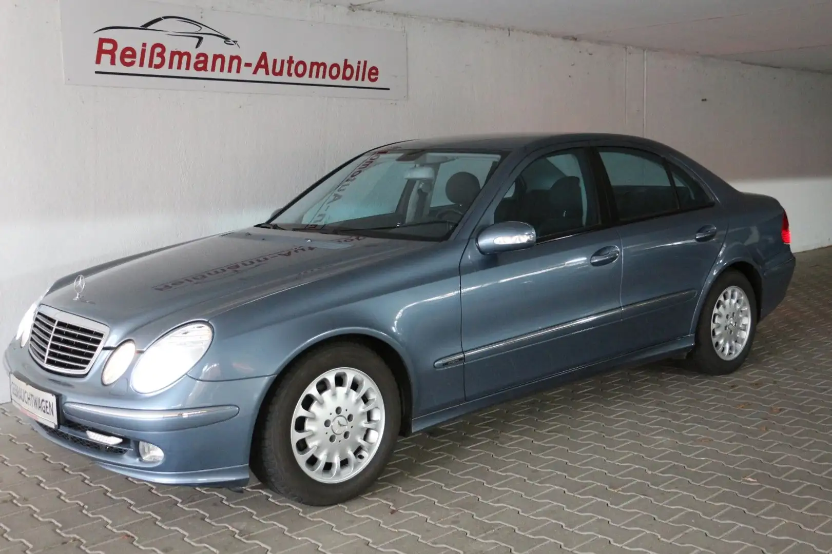 Mercedes-Benz E 240 Lim., Klima, Sitzhzg. Kamera, HU neu!!! Bleu - 1