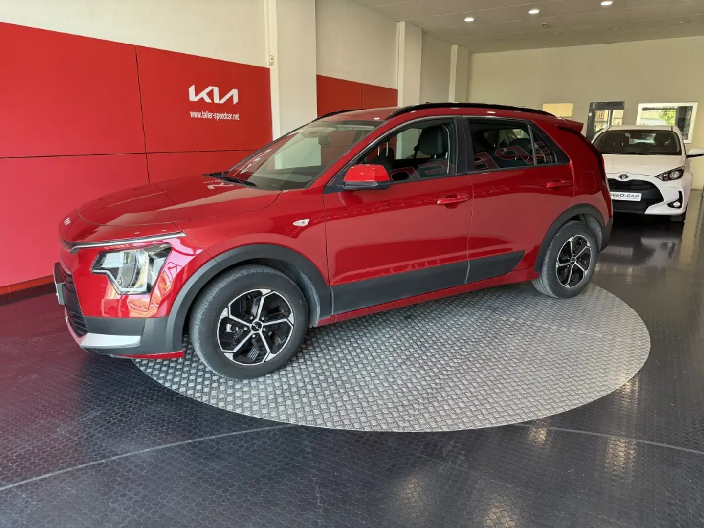 Kia Niro 1.6 HEV Concept 141 Rojo - 2