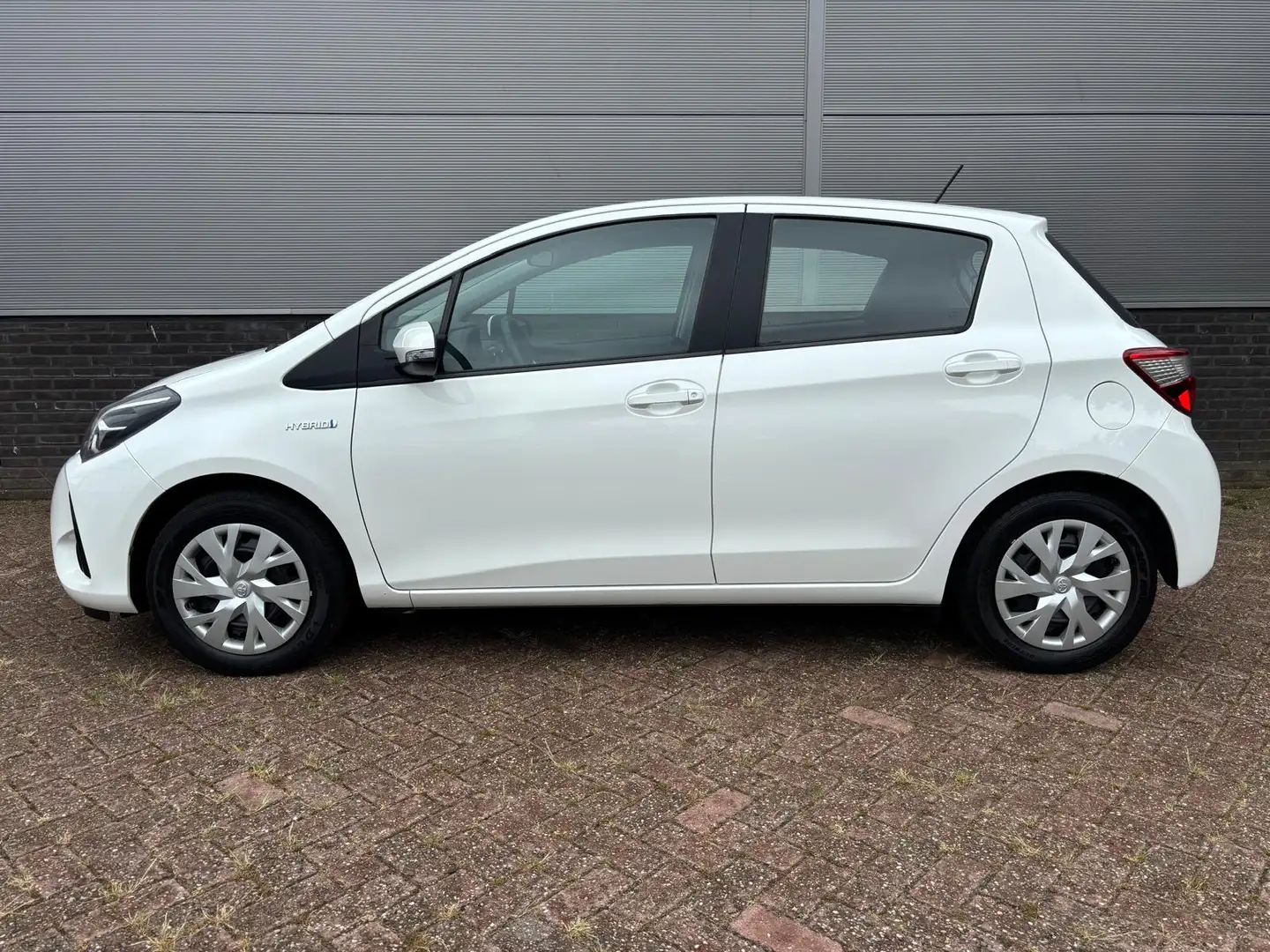 Toyota Yaris 1.5 Hybrid Active Parkeersensoren achter Wit - 2