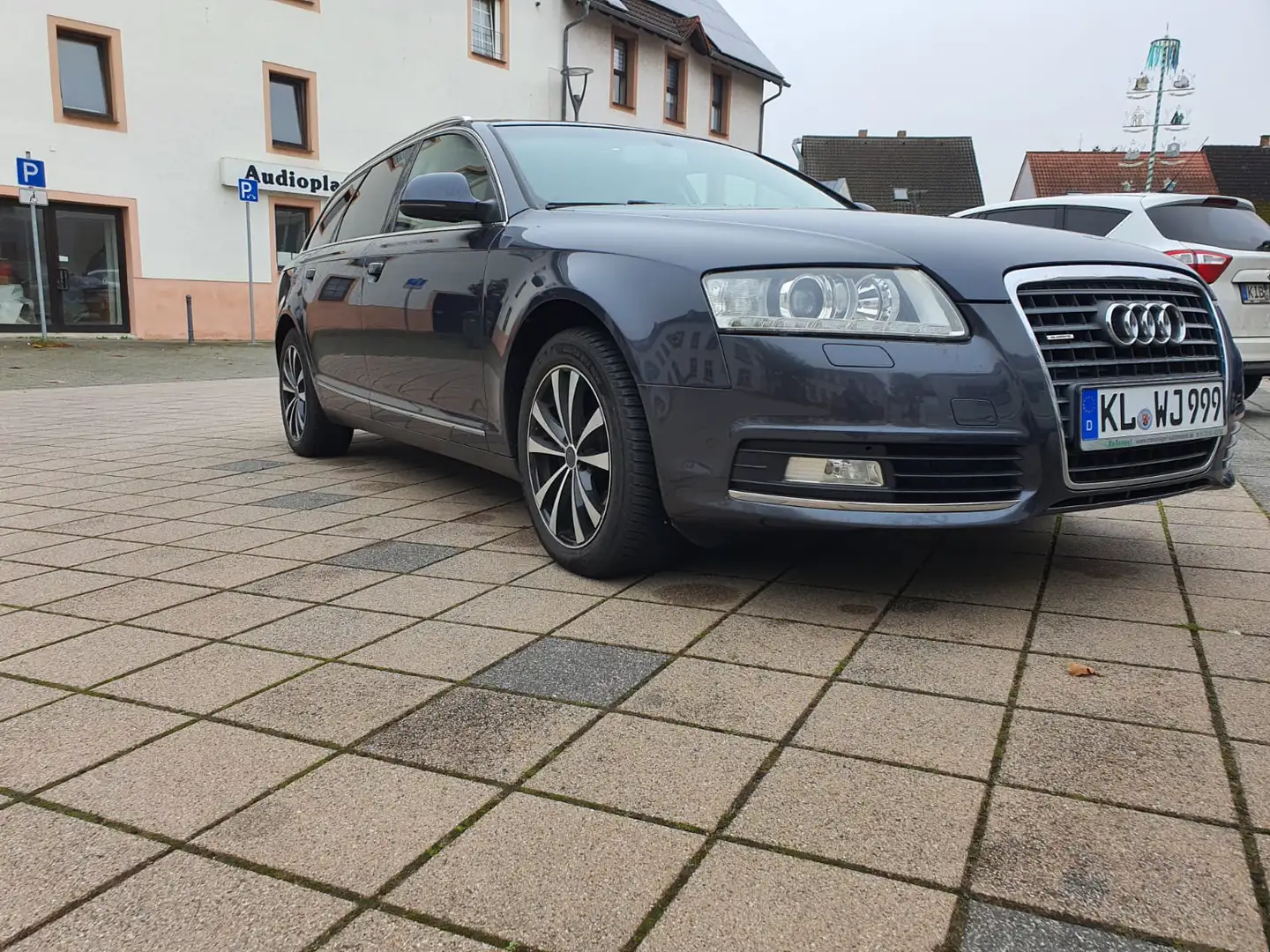 Audi QUATTRO Audi A6 Quattro guter Zustand Schwarz - 1