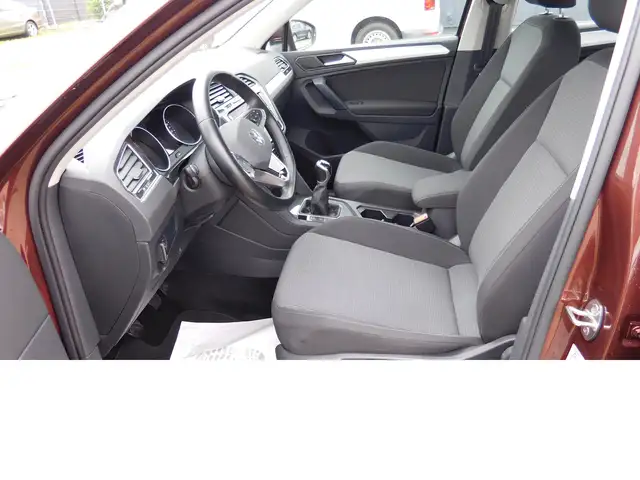 Volkswagen Tiguan view 11