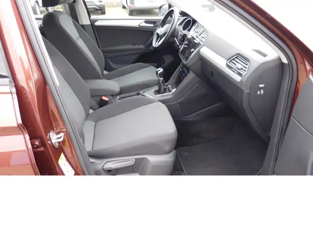 Volkswagen Tiguan view 10