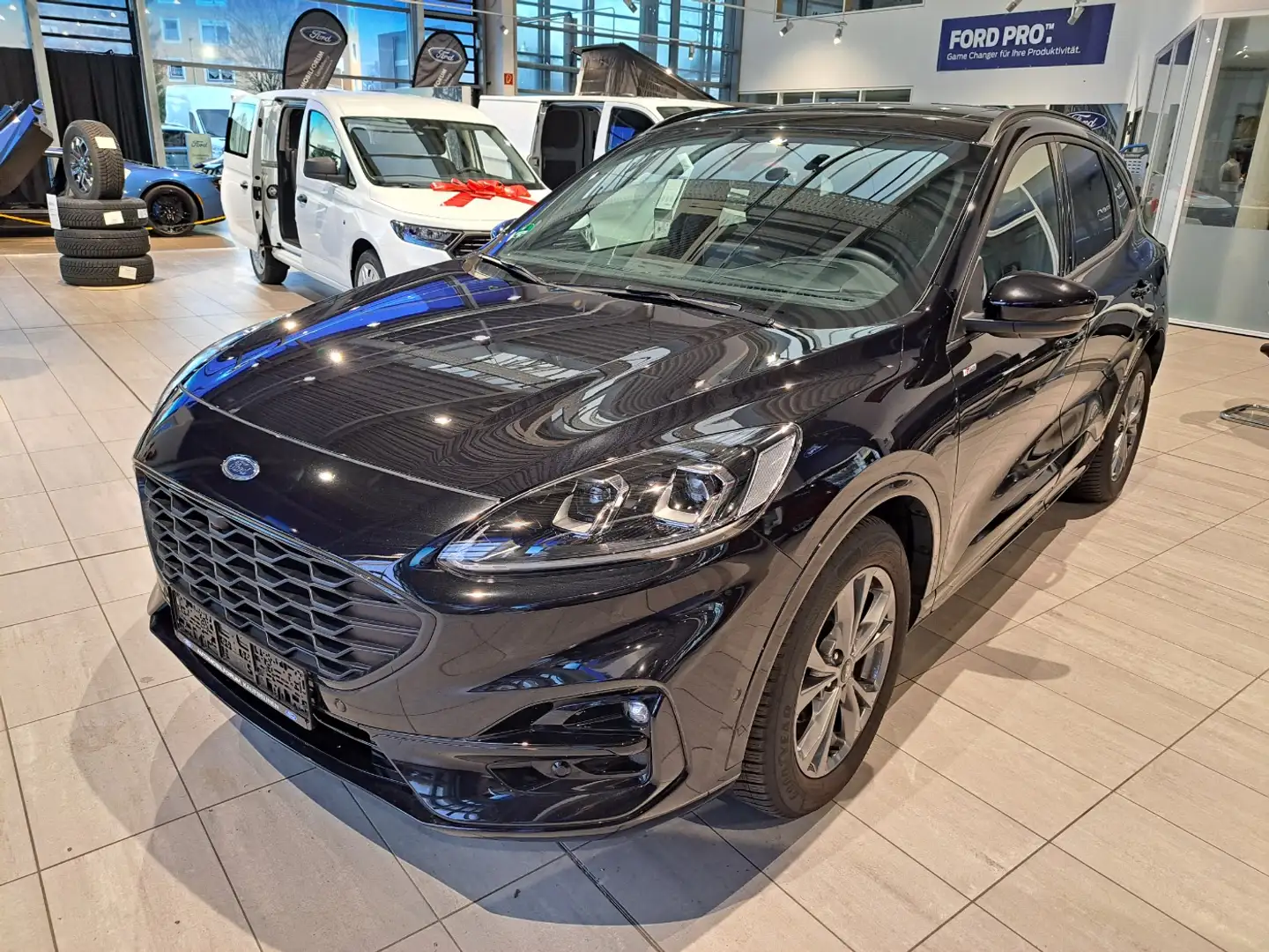 Ford Kuga 1.5 EcoBoost ST-Line X LED AHK ACC Navi Pano Noir - 1