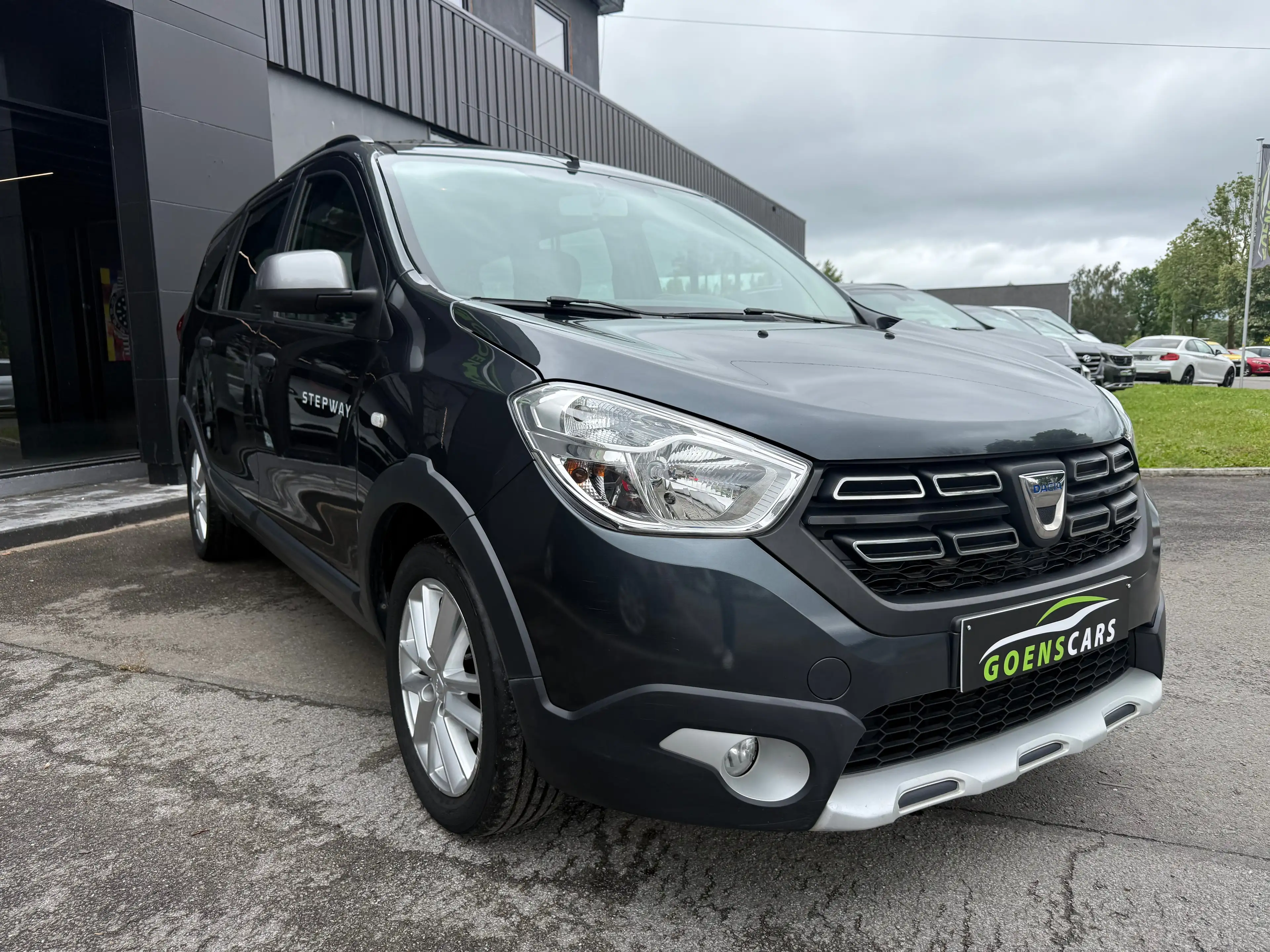 Dacia Lodgy Lodgy Stepway 1.2 TCe Urban Explorer 7pl. — photo 3