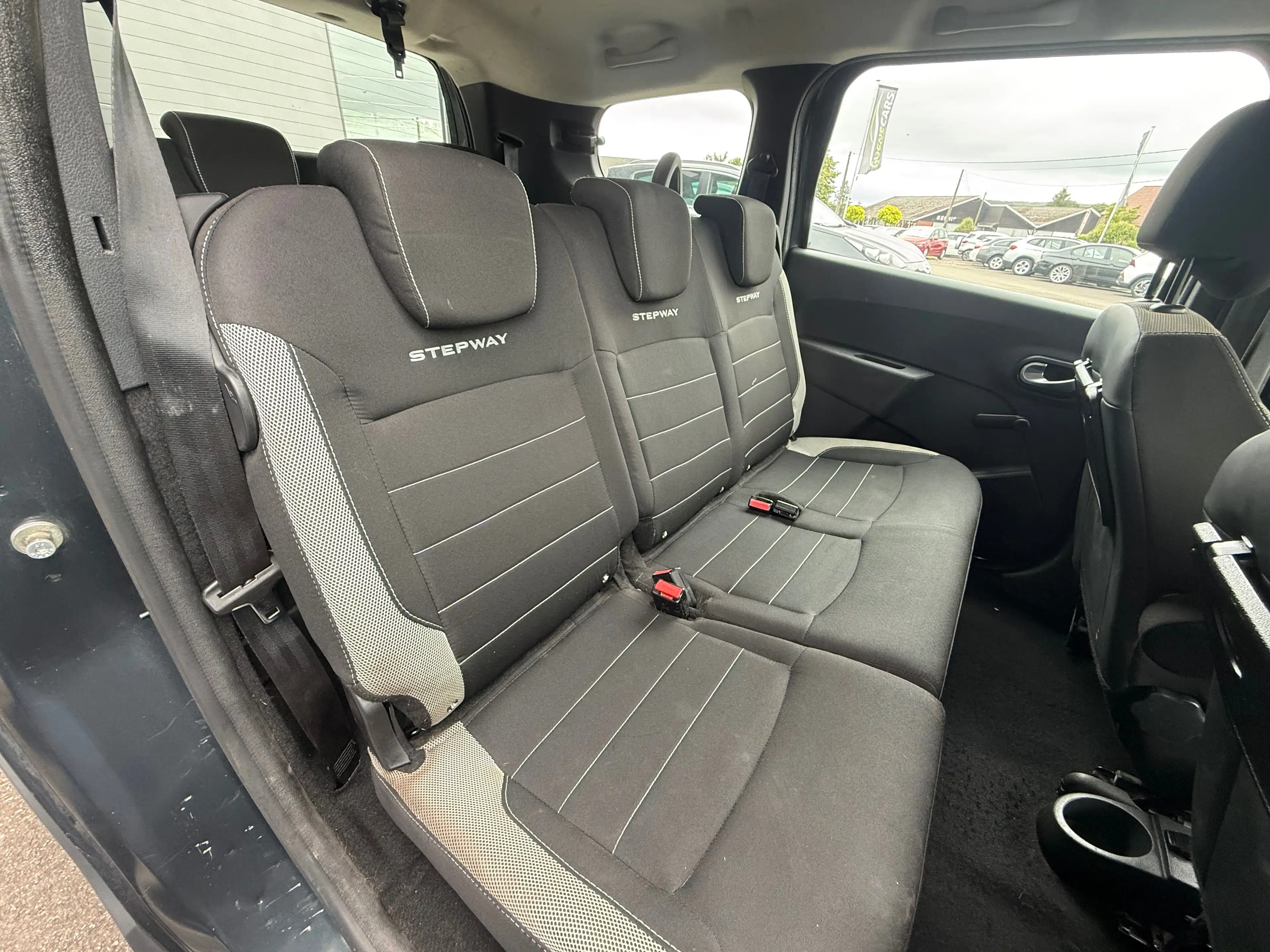 Dacia Lodgy Lodgy Stepway 1.2 TCe Urban Explorer 7pl. — photo 8