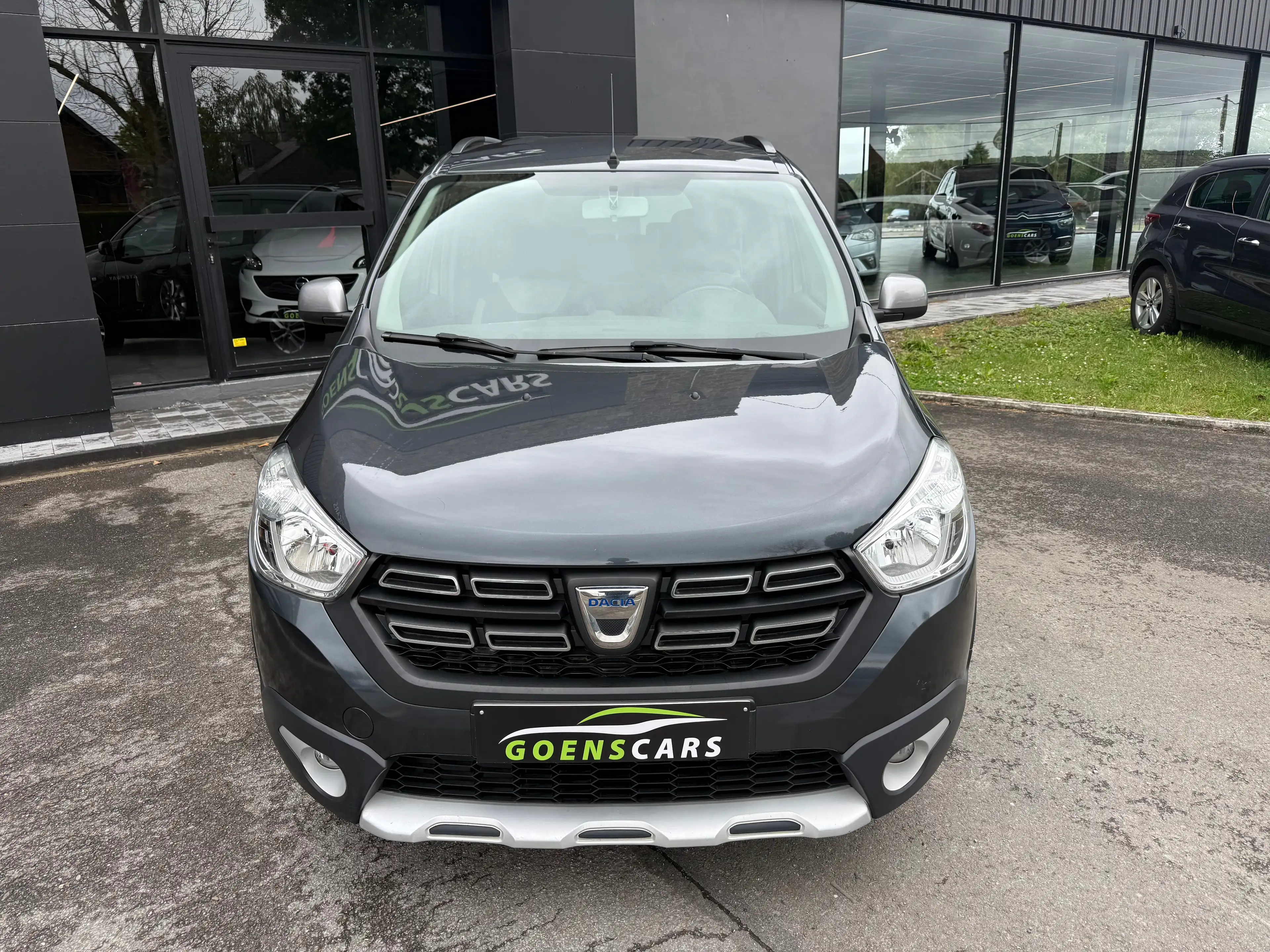 Dacia Lodgy Lodgy Stepway 1.2 TCe Urban Explorer 7pl. — photo 2