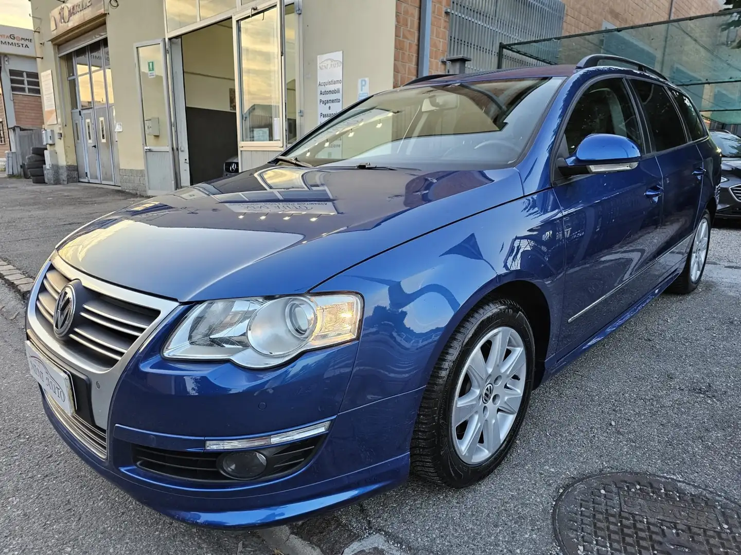 Volkswagen Passat Variant 2.0 TDI 140cv DSG R-line*Pdc*Euro5* Blu/Azzurro - 2