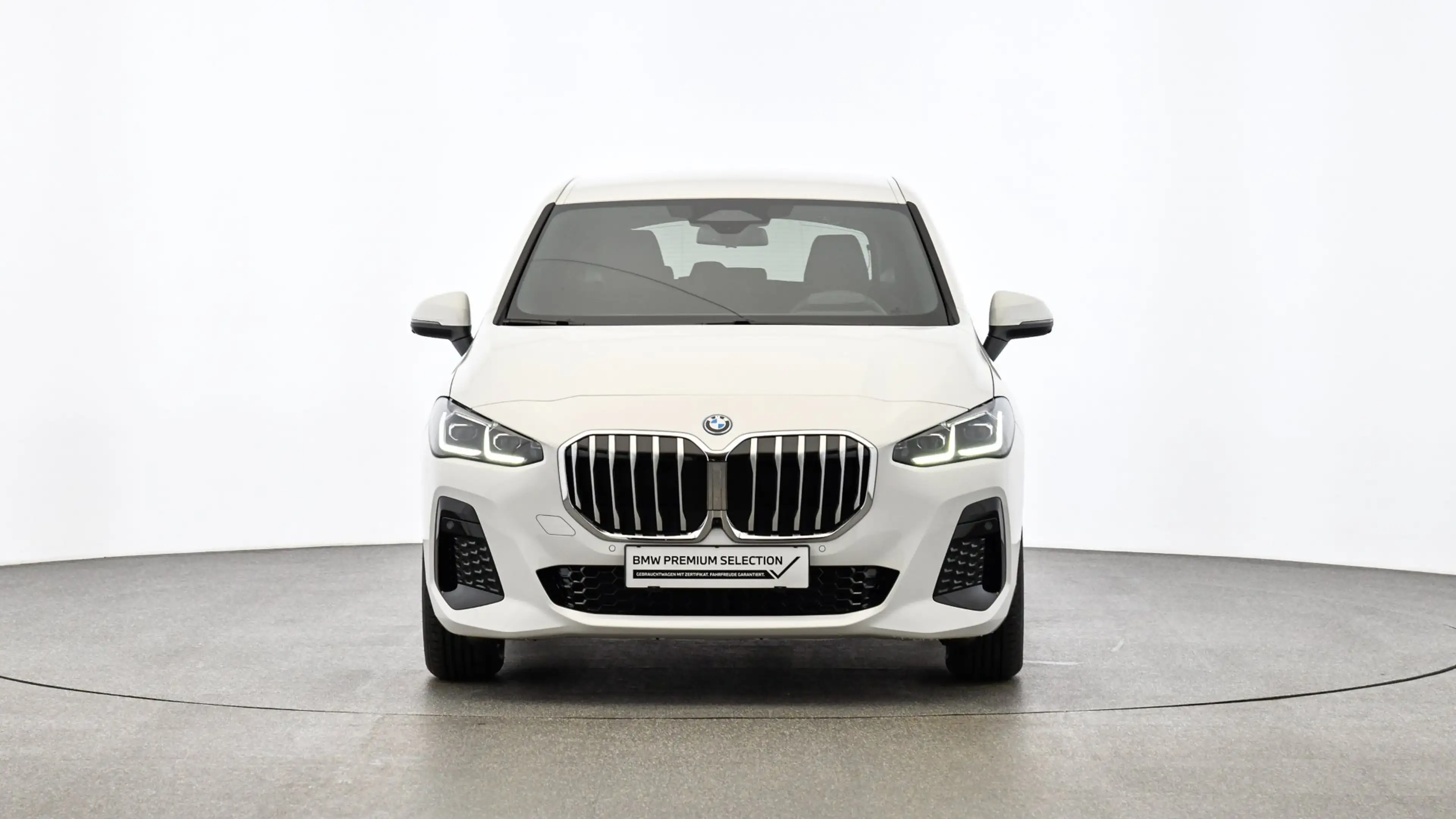 BMW 225 e xDrive Active Tourer — photo 10