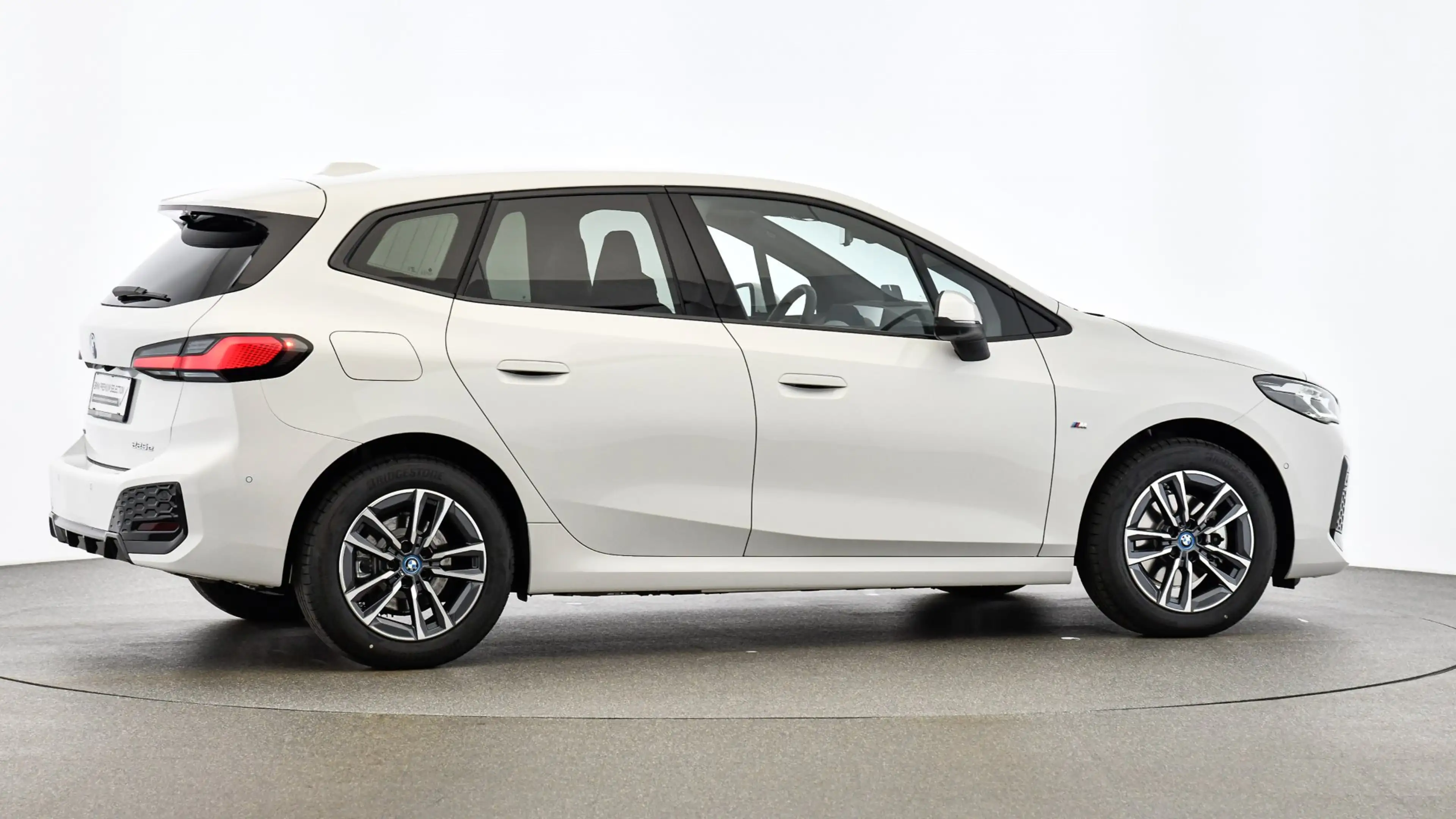 BMW 225 e xDrive Active Tourer — photo 15