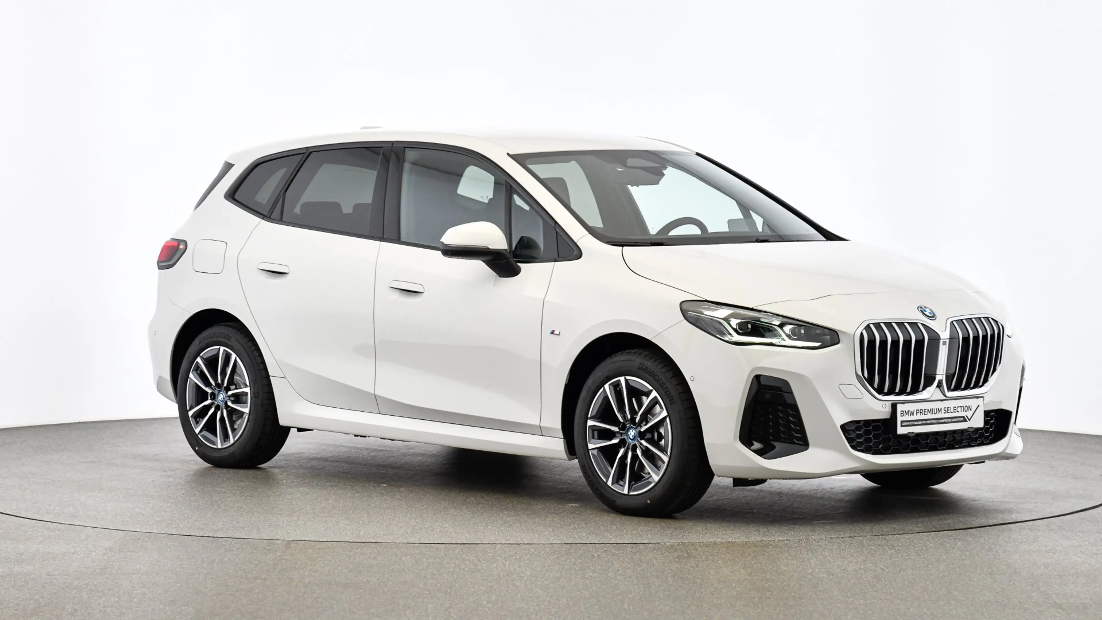 BMW 225 e xDrive Active Tourer — photo 12