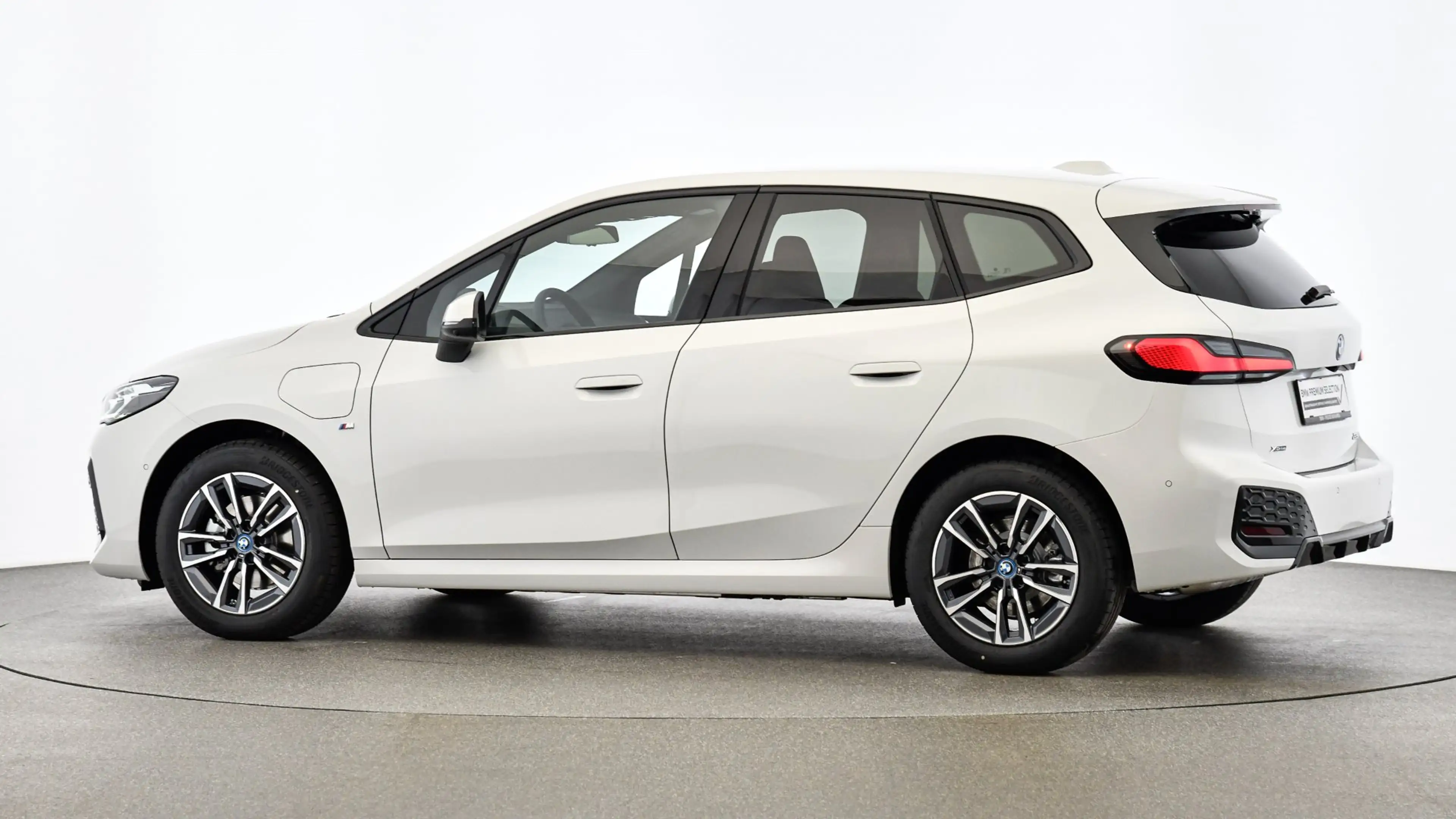 BMW 225 e xDrive Active Tourer — photo 5