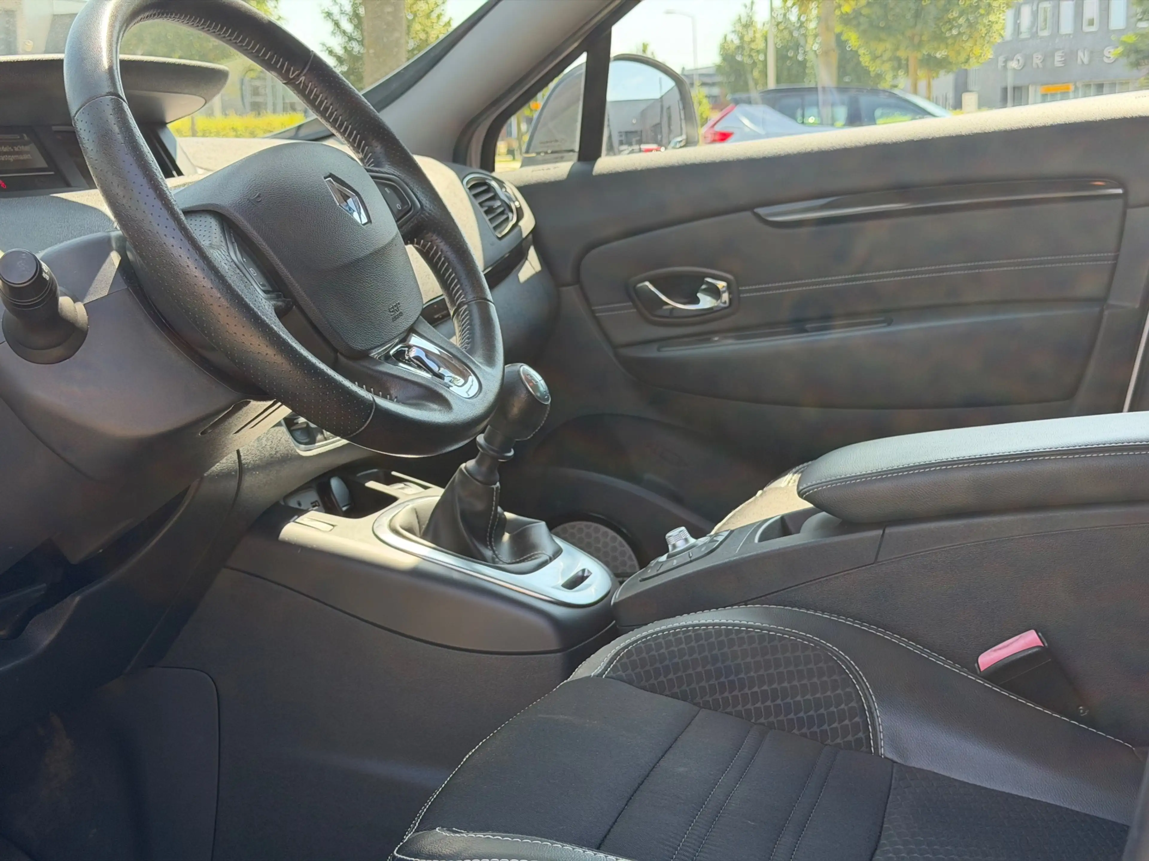 Renault Scenic 1.2 TCe Bose — photo 3