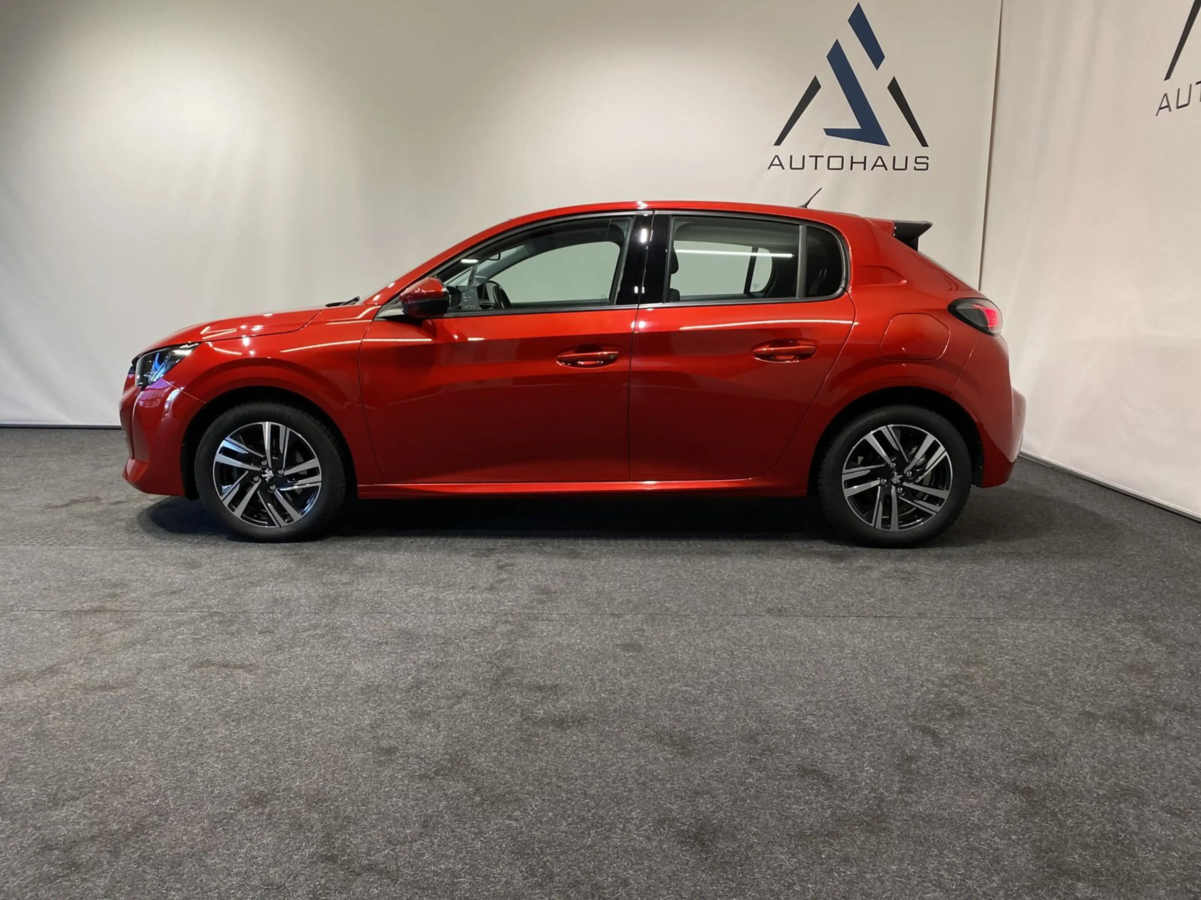 Peugeot 208 Allure Autom Kamera 360° SHZ Navi CarPlay — photo 7
