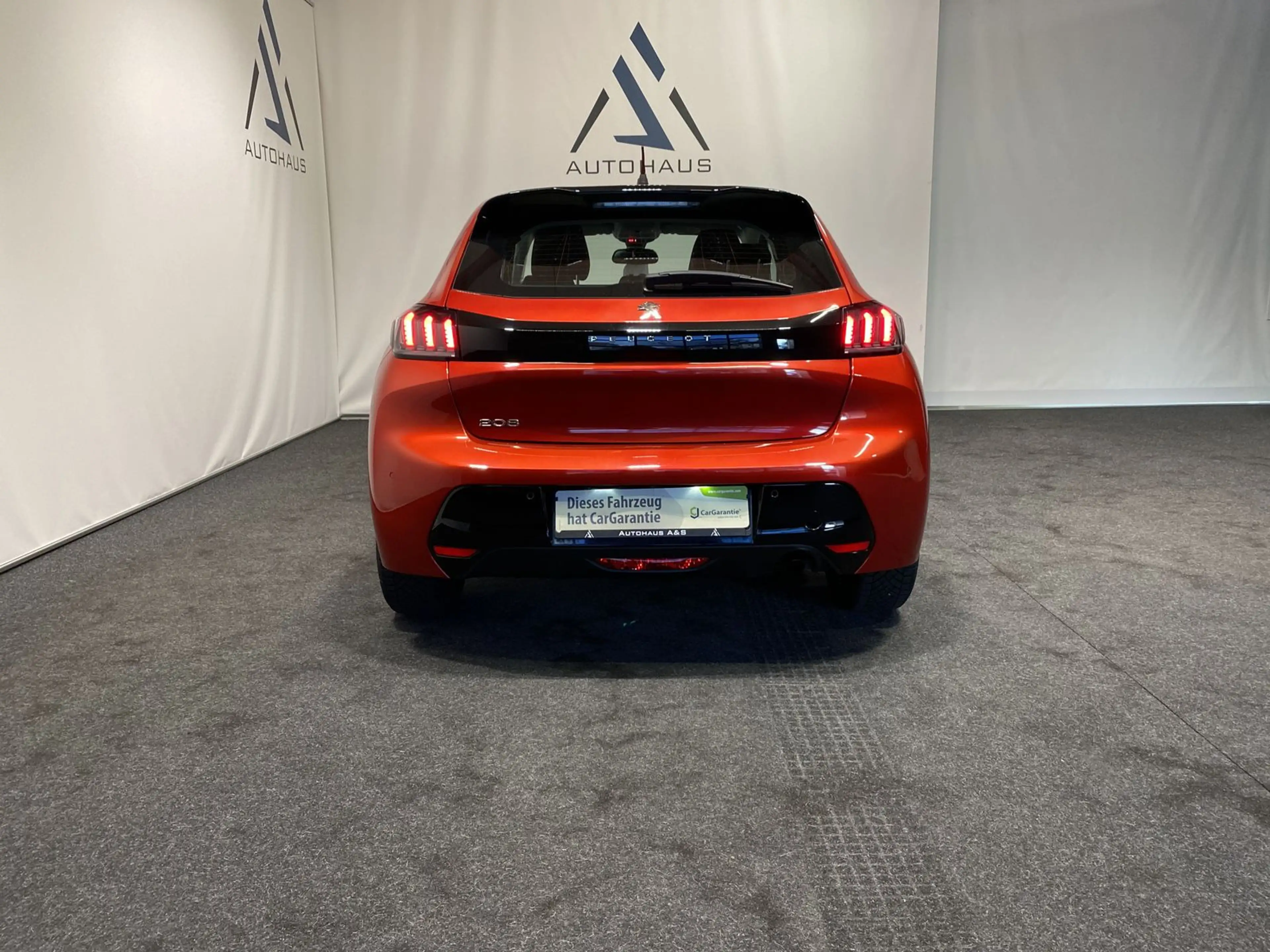 Peugeot 208 Allure Autom Kamera 360° SHZ Navi CarPlay — photo 3