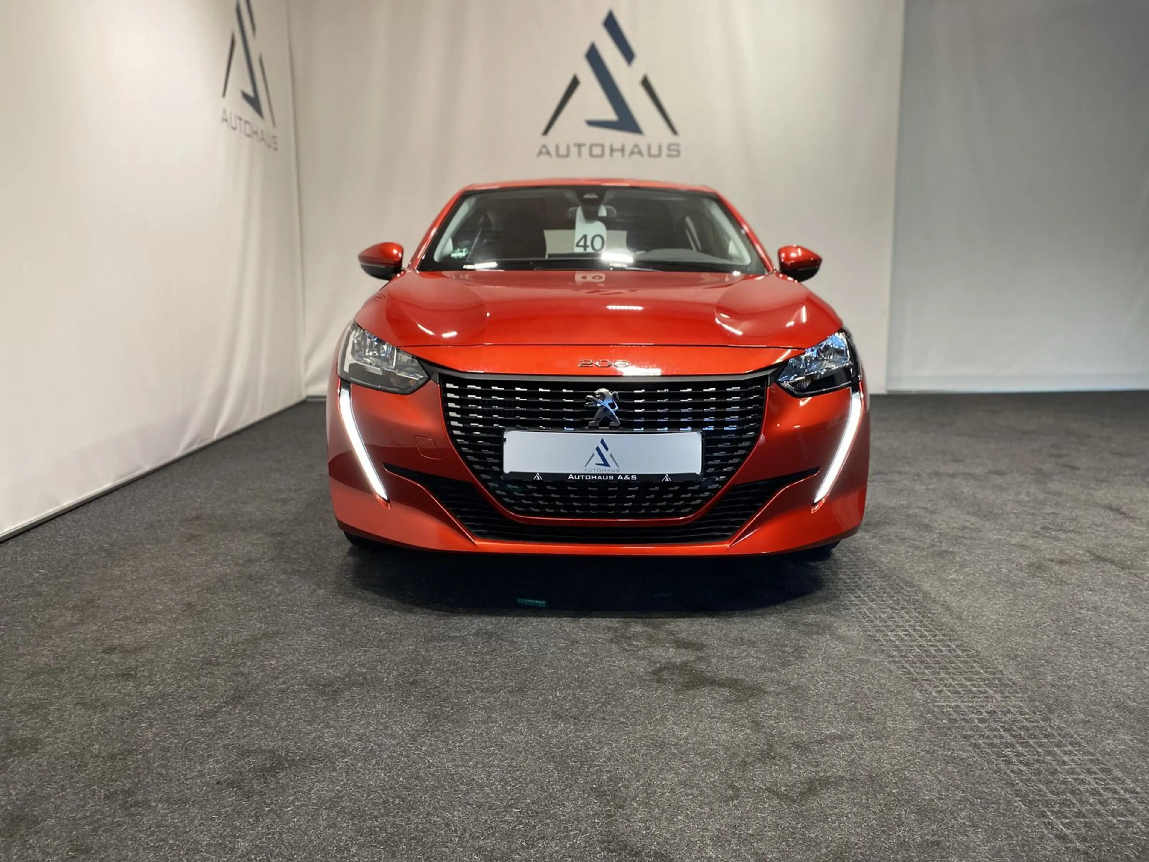 Peugeot 208 Allure Autom Kamera 360° SHZ Navi CarPlay — photo 8
