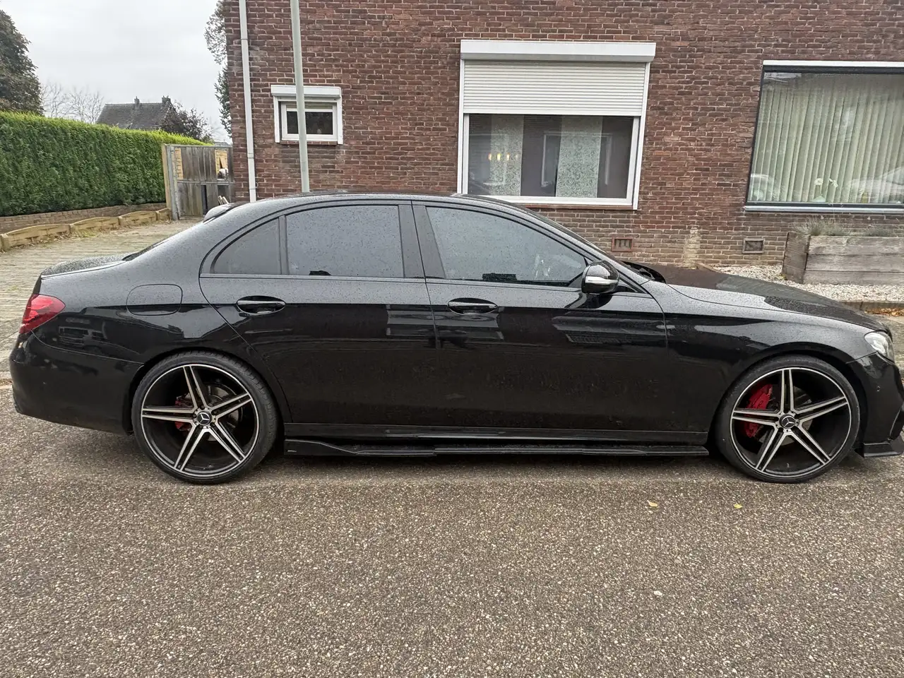Mercedes-Benz E 200