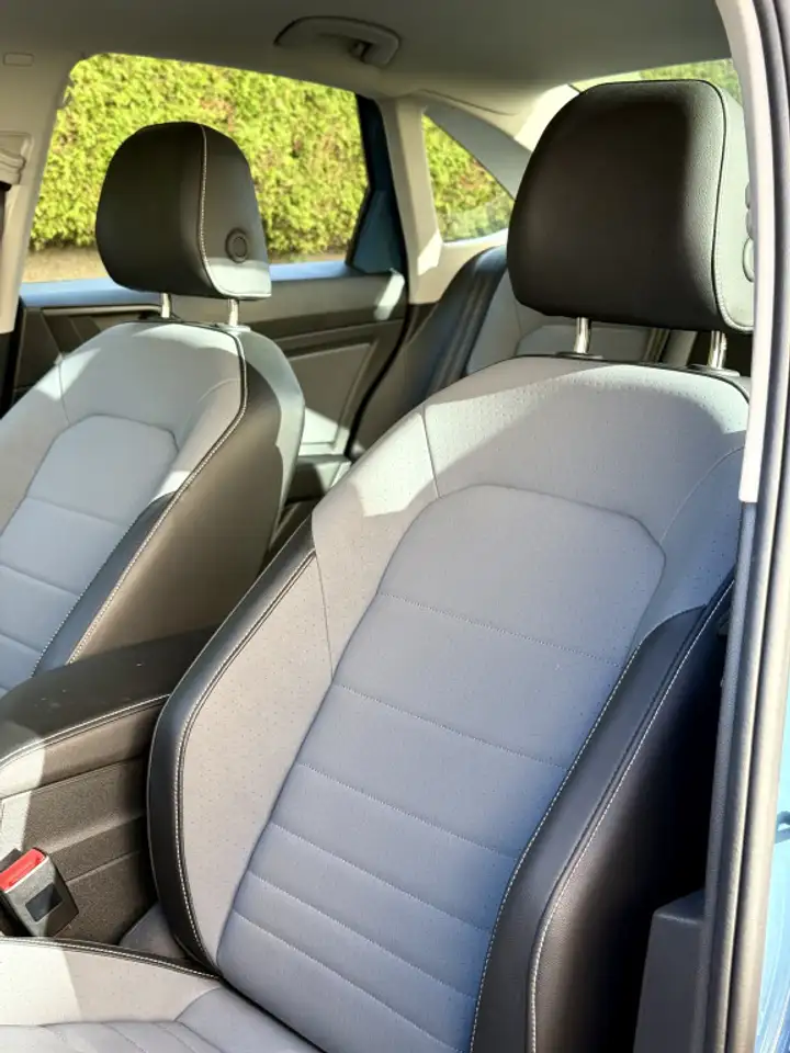 Volkswagen Jetta снимка Volkswagen Jetta
