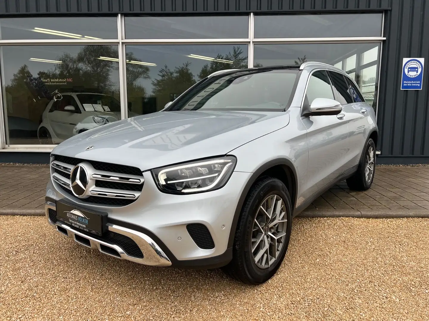 Mercedes-Benz GLC 300 de 4Matic+Leder+AHK+ Silber - 2