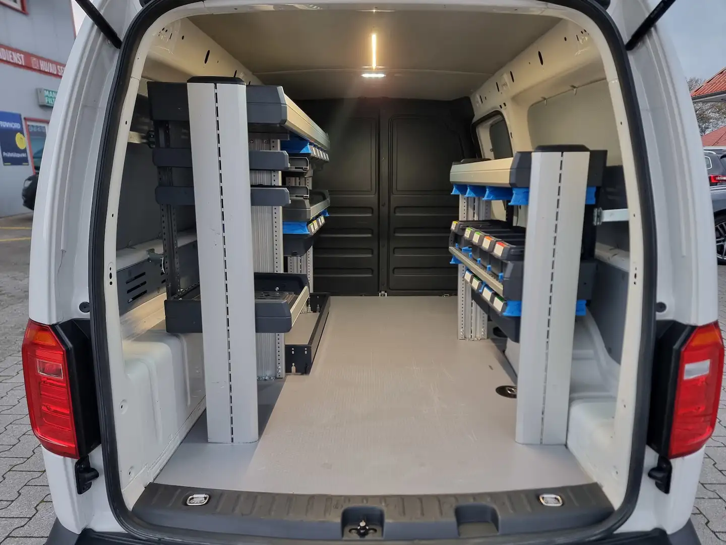 Volkswagen Caddy Maxi Kasten BMT AHK Regal Klima Tempomat Weiß - 2