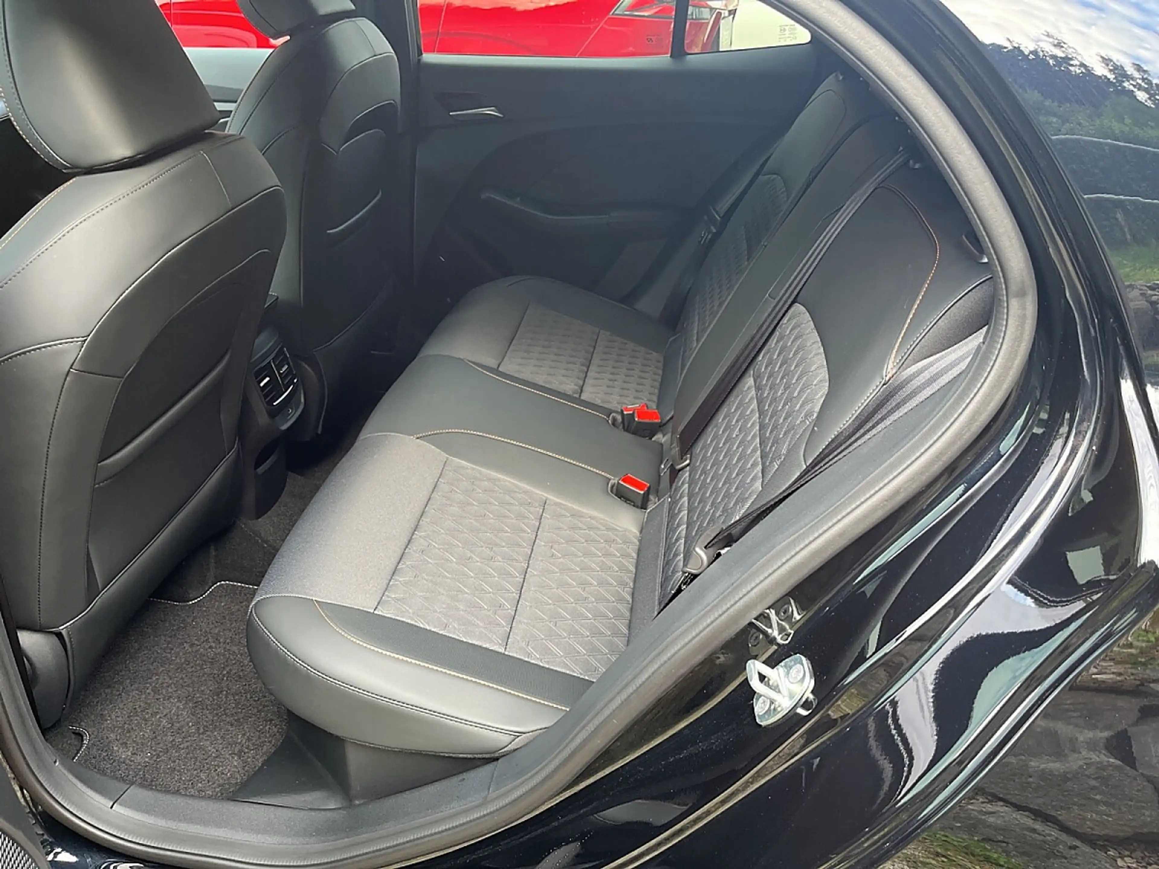 MG MG3 1,5 Hybrid+ Luxury Aut. + Österreich Paket + !G... — photo 12
