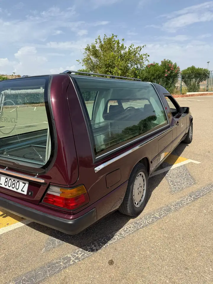 Mercedes-Benz 300D 4Matic, foto 2