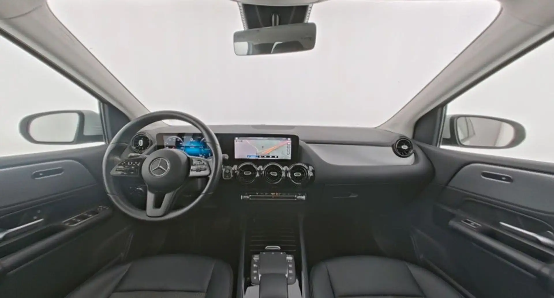 Mercedes-Benz B 180 d 7G PANO WIDE MBUX LED R.KAM SPUR Weiß - 2