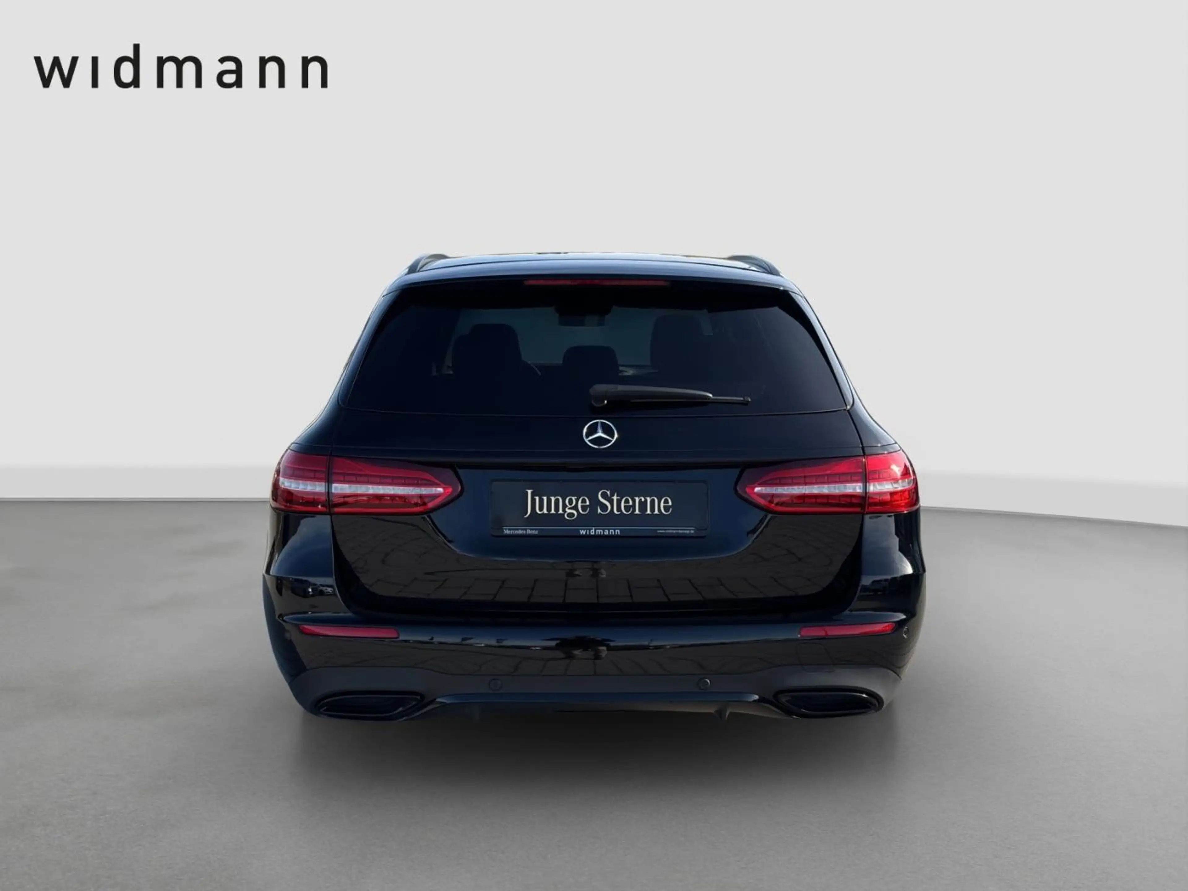 Mercedes-Benz E 450 4M T AMG*Night*Multibeam*AHK*Airmatic*360° — photo 4