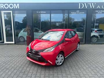 1.0 VVT-i x-play Cruise control
