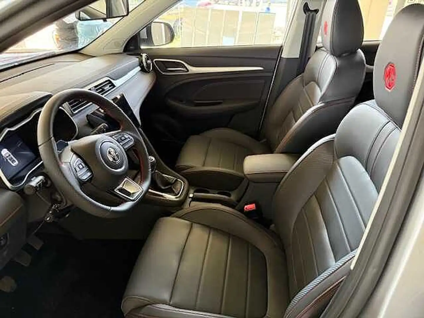 MG ZS ICE 1.5 VTI-tech Luxury*Navi*360-Grad* Rot - 2